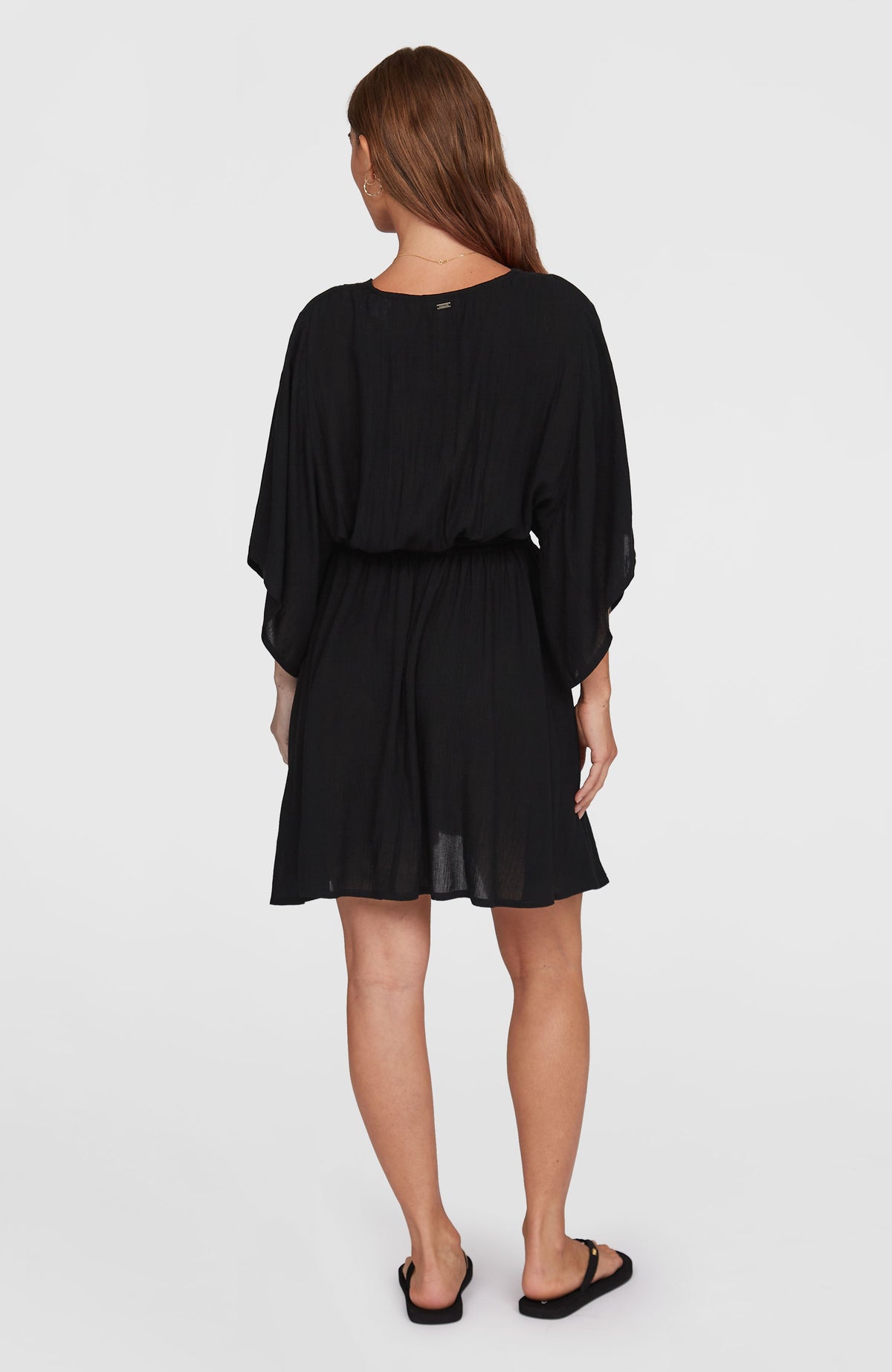 Essentials Cover Up Kleid für Damen, schwarz, Rückansicht mit elastischem Bund, am Model