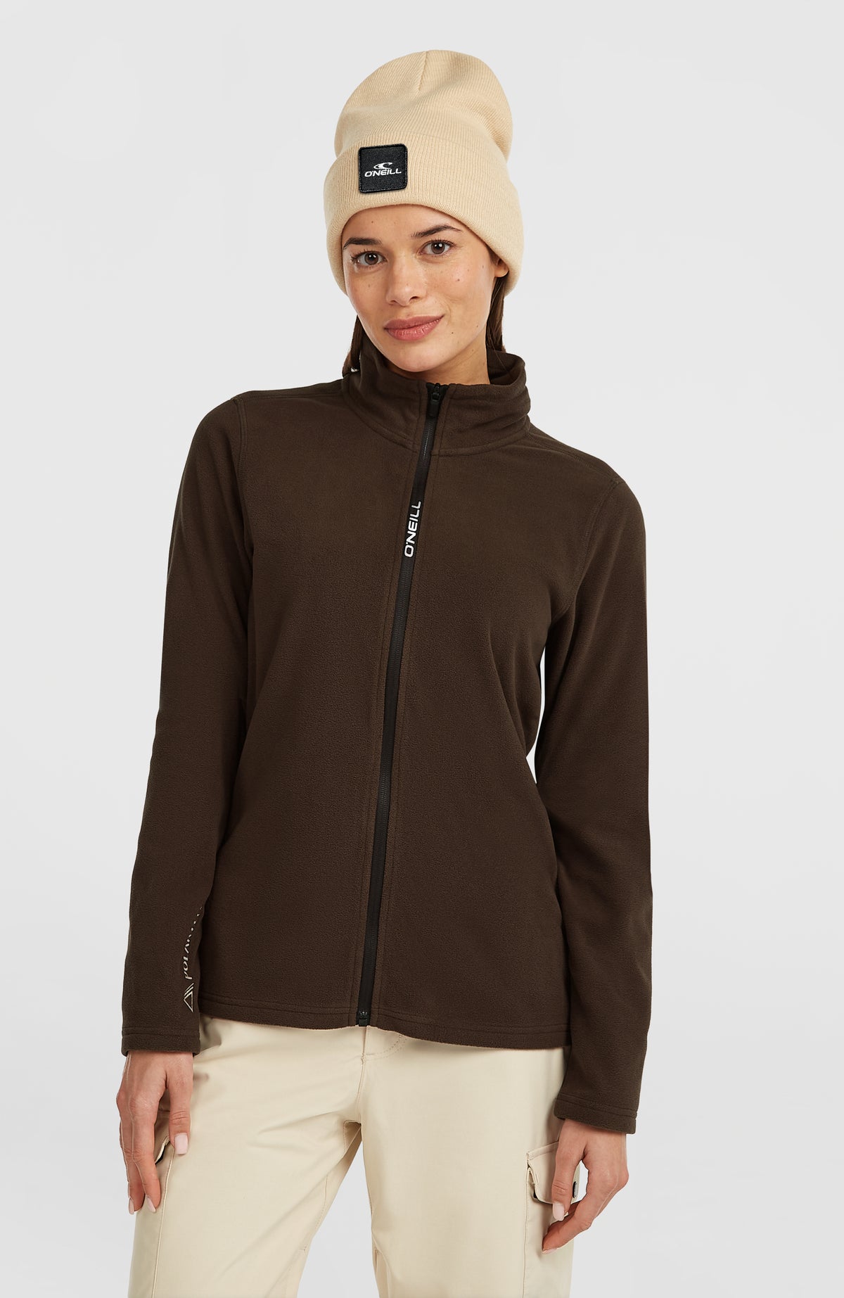 O'Neill FWC'Cruz Jack's Polartec® Fleecejacke mit Reißverschluss für Damen in Braun, Vorderansicht am Model