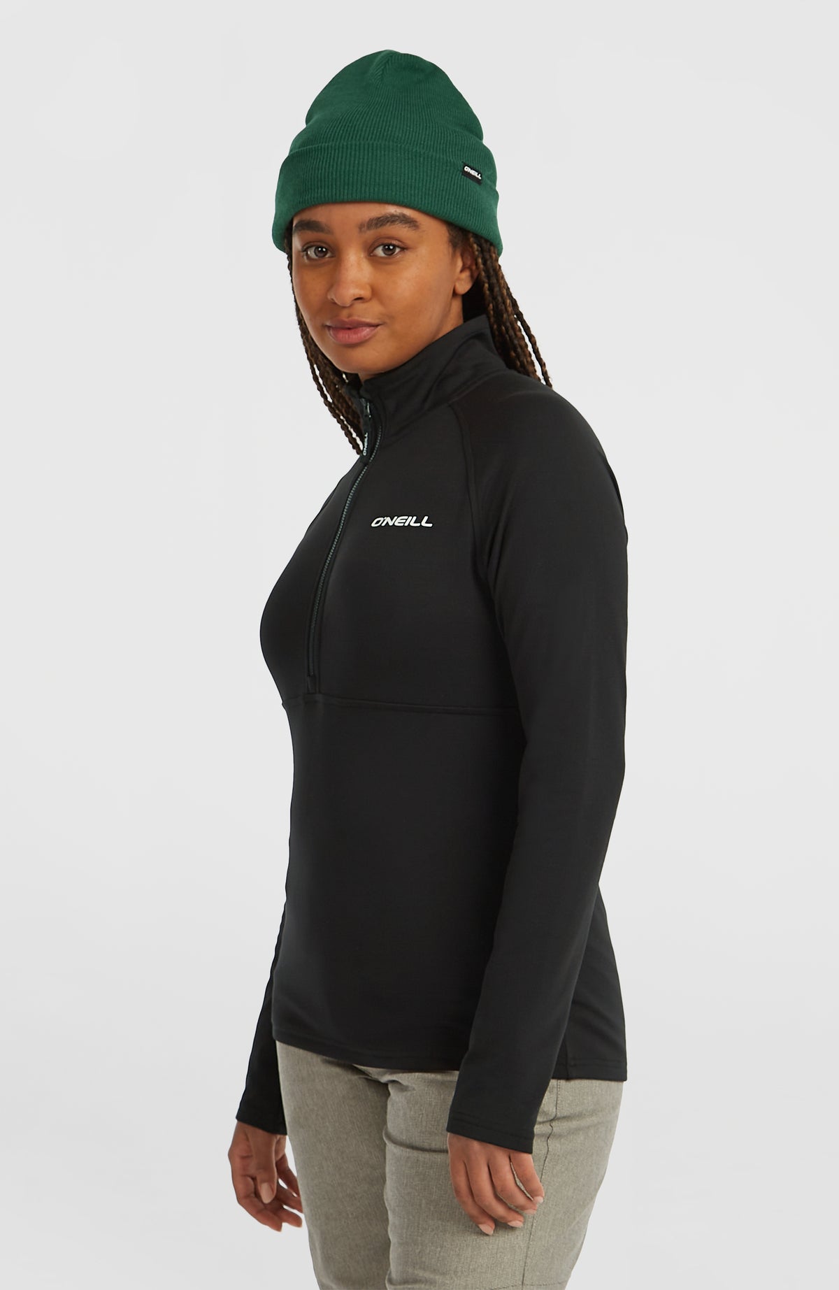 FWC'Cruz Fleecepullover für Damen, schwarz, Halbprofilansicht am Model
