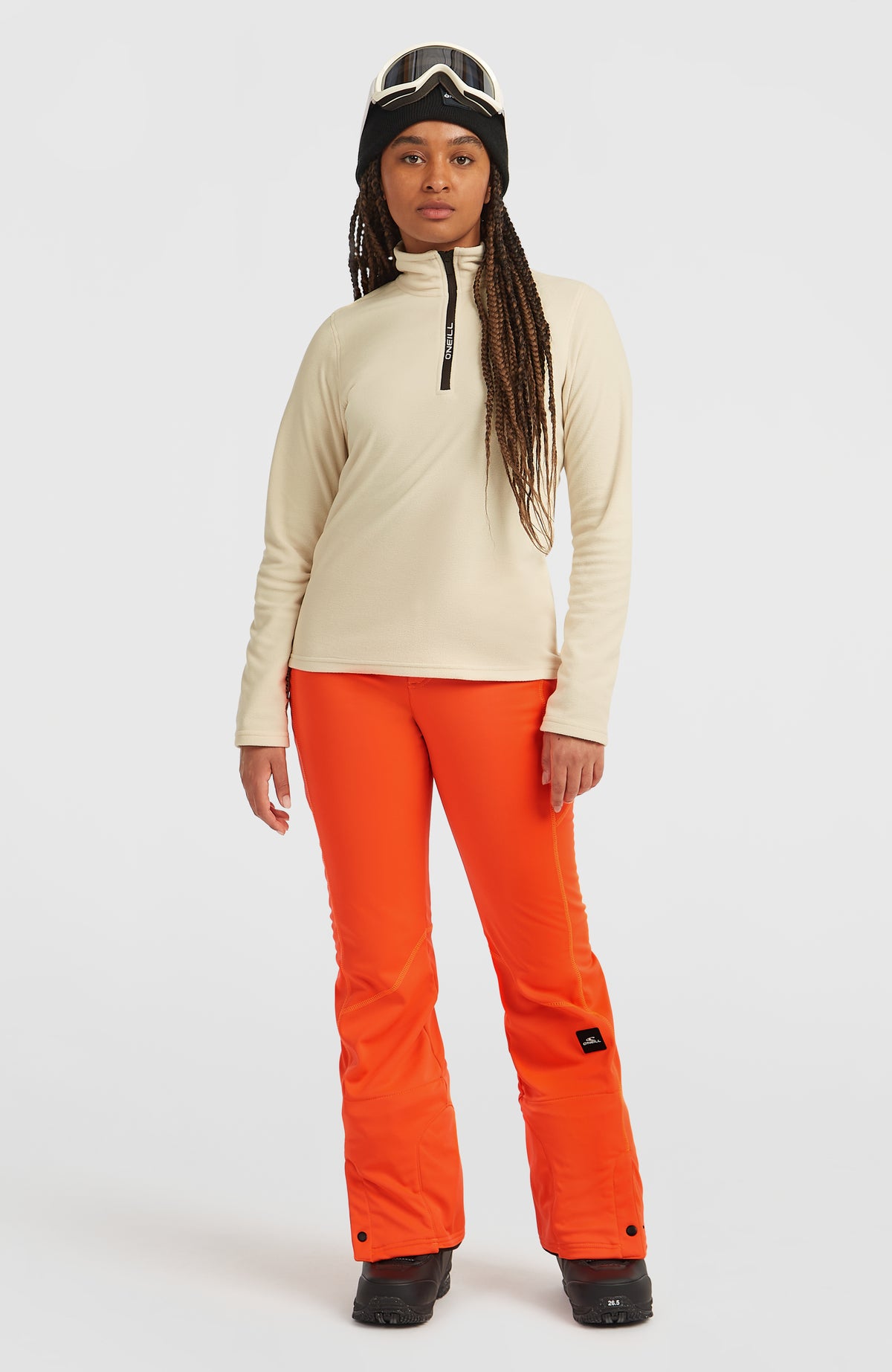 FWC'Cruz Jack's Fleecepullover für Damen, beige, Ganzkörperansicht von vorne am Model