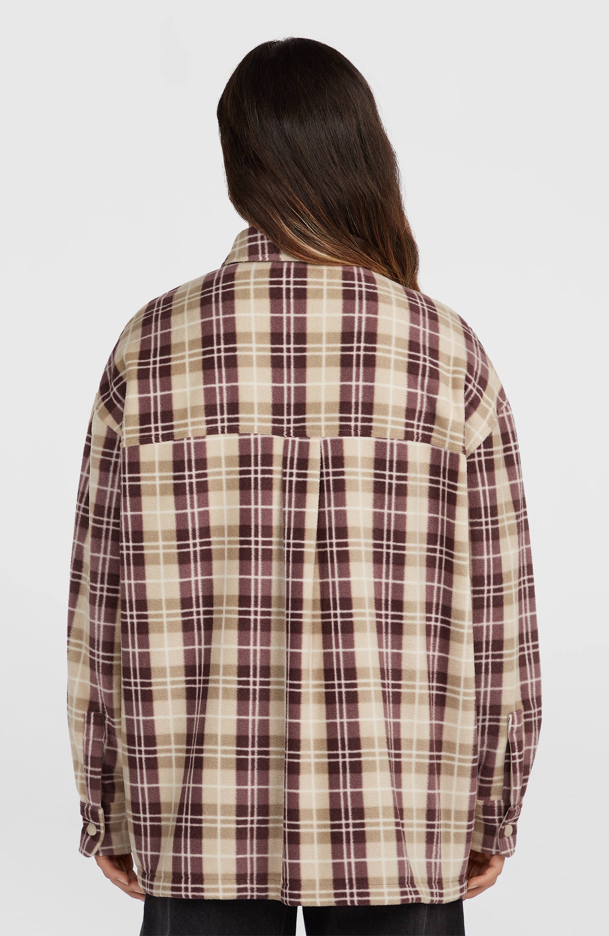 O'Riginals Superfleece Hemd für Damen, grau mit Karomuster in Beige und Braun, Rückansicht am Model