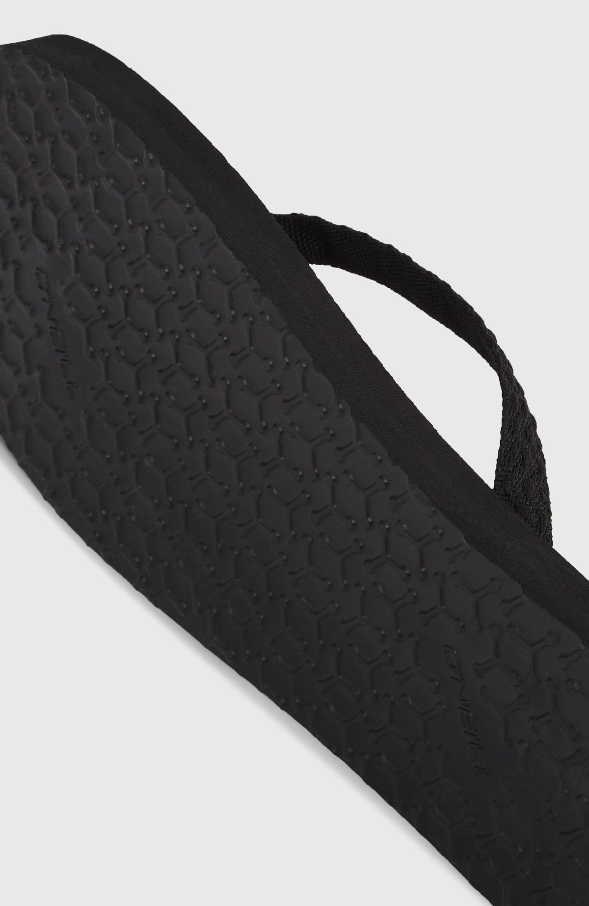 Ditsy Jacquard Sandalen für Damen, schwarz, Nahaufnahme der profilierten Unterseite der Sohle