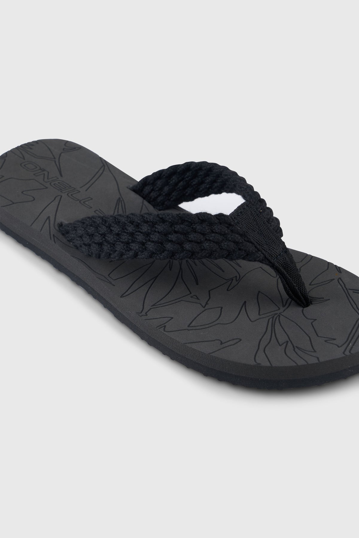 Sandalen mit floralem Print für Damen, schwarz, Nahaufnahme von Riemen und Fußbett