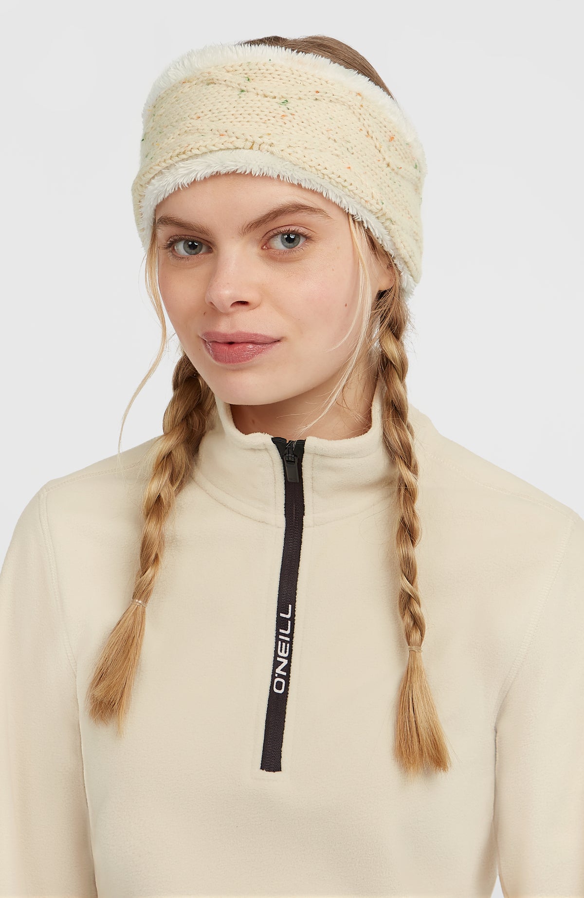 Nora Stirnband für Damen, beige, getragen am Model, Vorderansicht