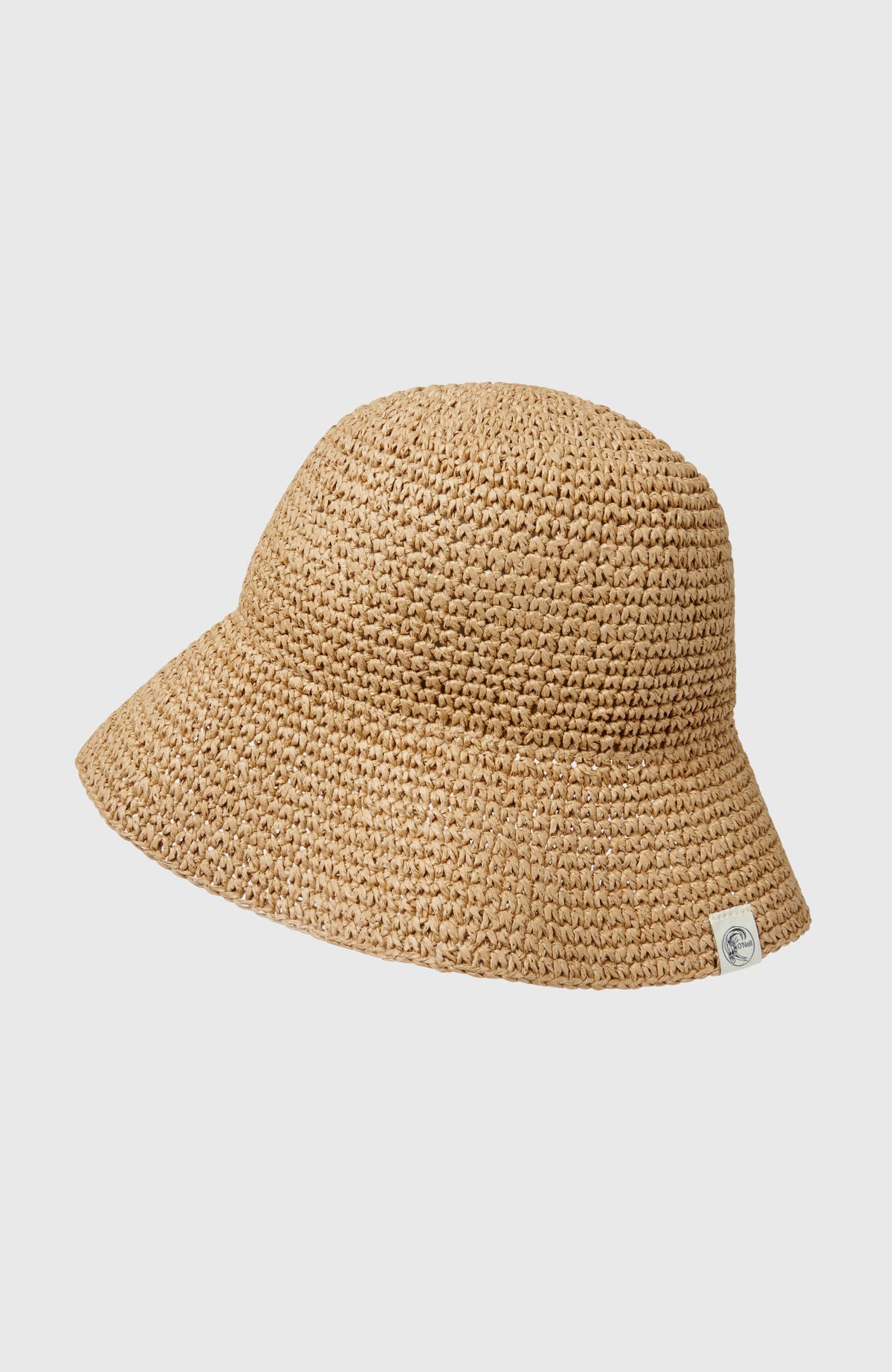 O'Neill O'Riginals Strohhut für Damen, beige, freigestellt in Seitenansicht mit Logo-Label an der Krempe