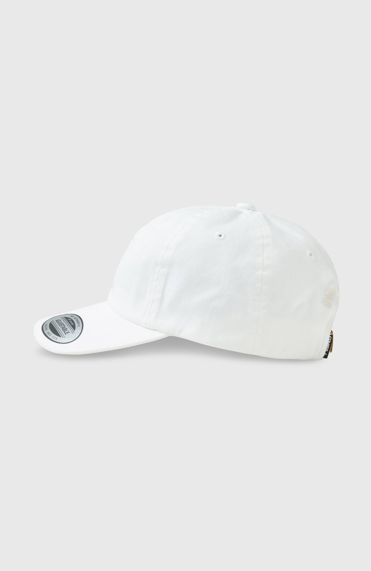 Women of the Wave Cap für Damen, weiß, freigestellt in der Seitenansicht