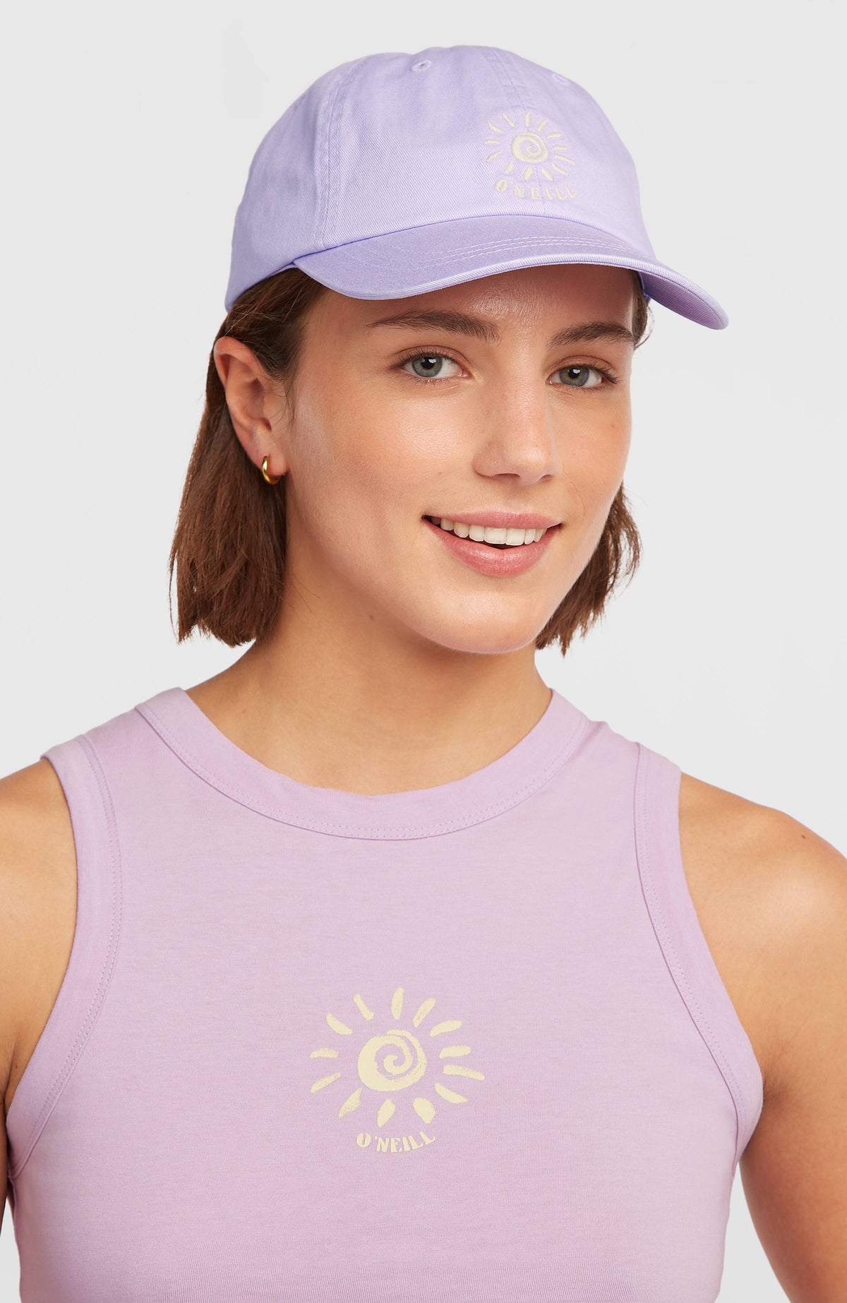 Women of the Wave Cap für Damen, lila, getragen am Model, Frontansicht
