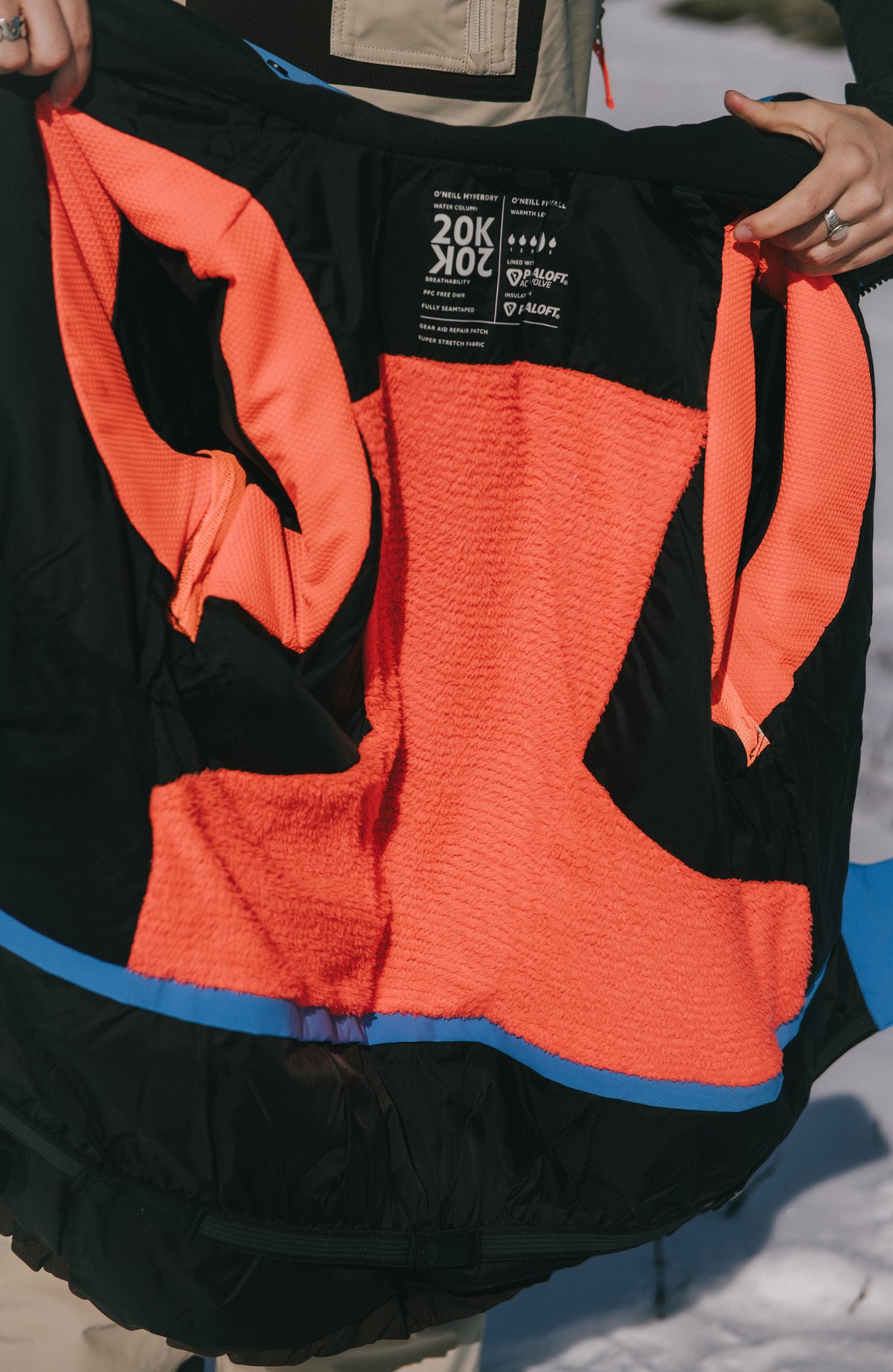 FWC'Peak Pro Skijacke für Damen in Blau, Detailansicht des farbigen Innenfutters im Schnee