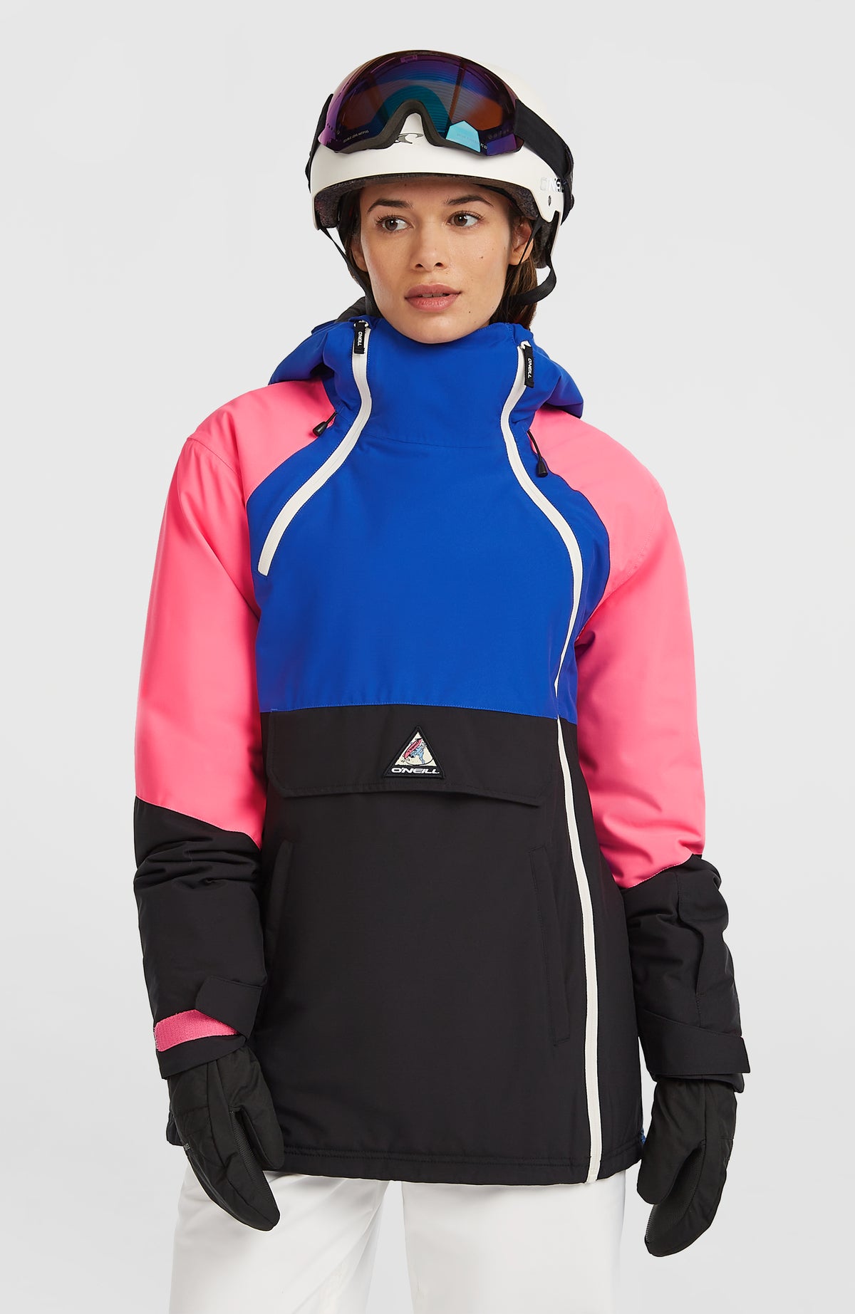 O'Neill FWC'Play Asymmetric Ski- und Snowboardjacke für Damen, blau, Vorderansicht am Model