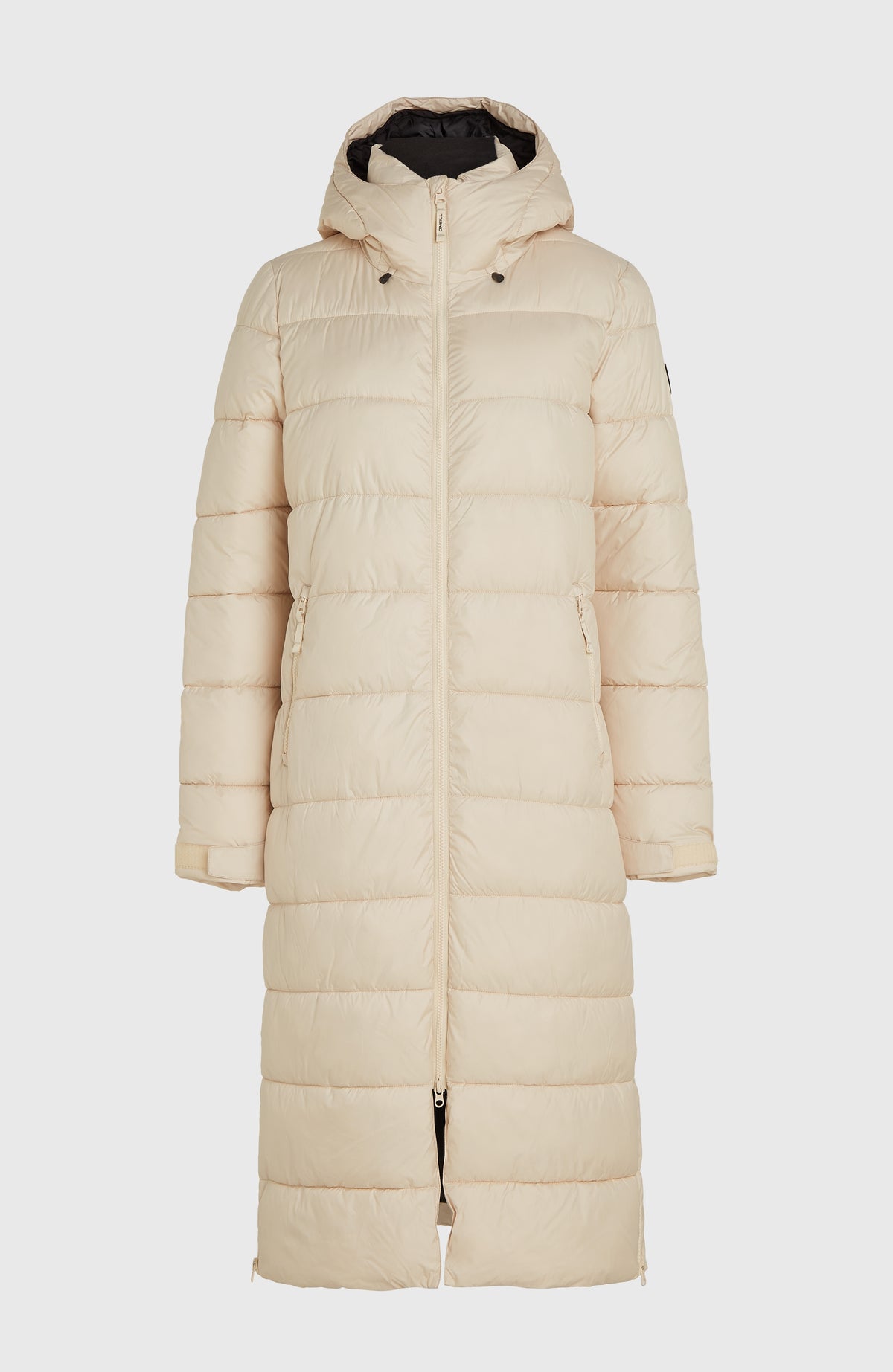 Lange Must-Have Steppjacke für Damen in Beige, freigestellt von vorne mit Reißverschluss und Taschen