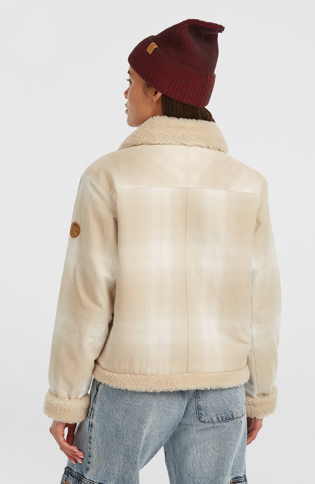 O'Riginals Jacke mit Fleecefutter für Damen, beige mit Karomuster in Weiß, Rückansicht am Model