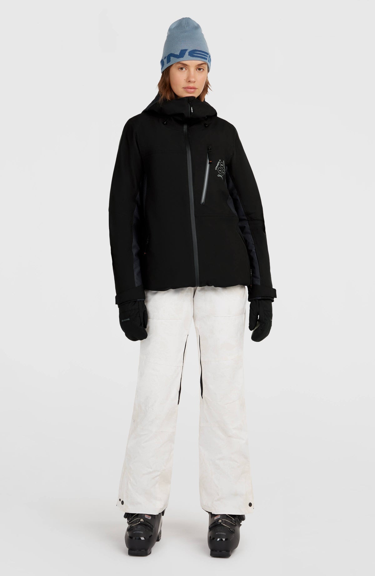 FWC'Peak Skijacke für Damen, schwarz, Gesamtfoto von vorne, getragen am Model