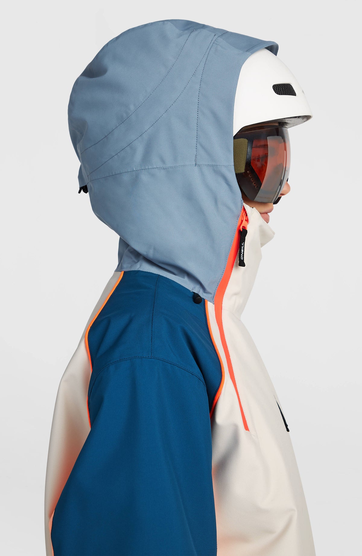 FWC'Play Asymmetric Ski- und Snowboardjacke für Damen, Blau-Mix, Seitenansicht mit geschlossener Kapuze