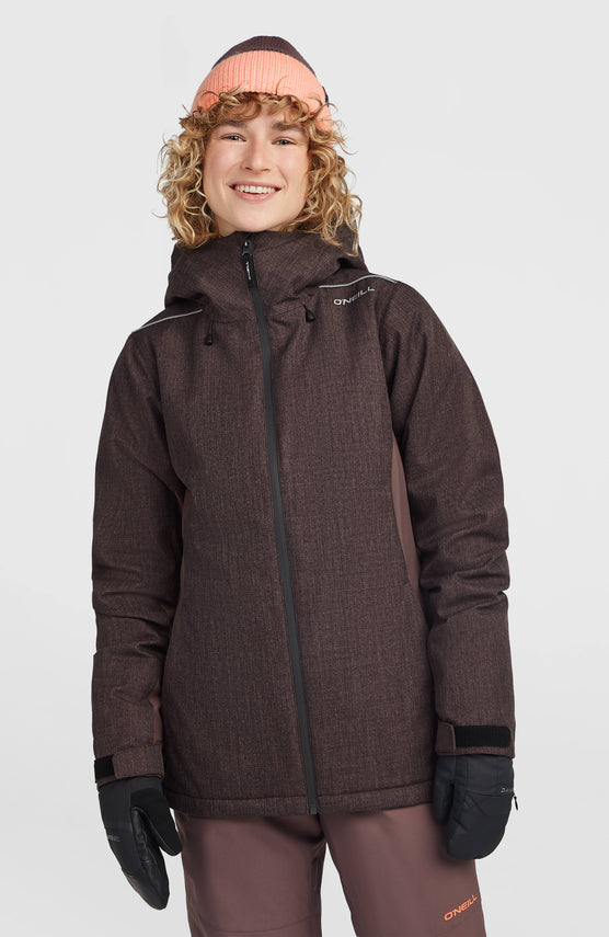O'Neill FWC'Cruz Melange Skijacke für Damen, lila, Vorderansicht am Model mit Reißverschluss und Kapuze