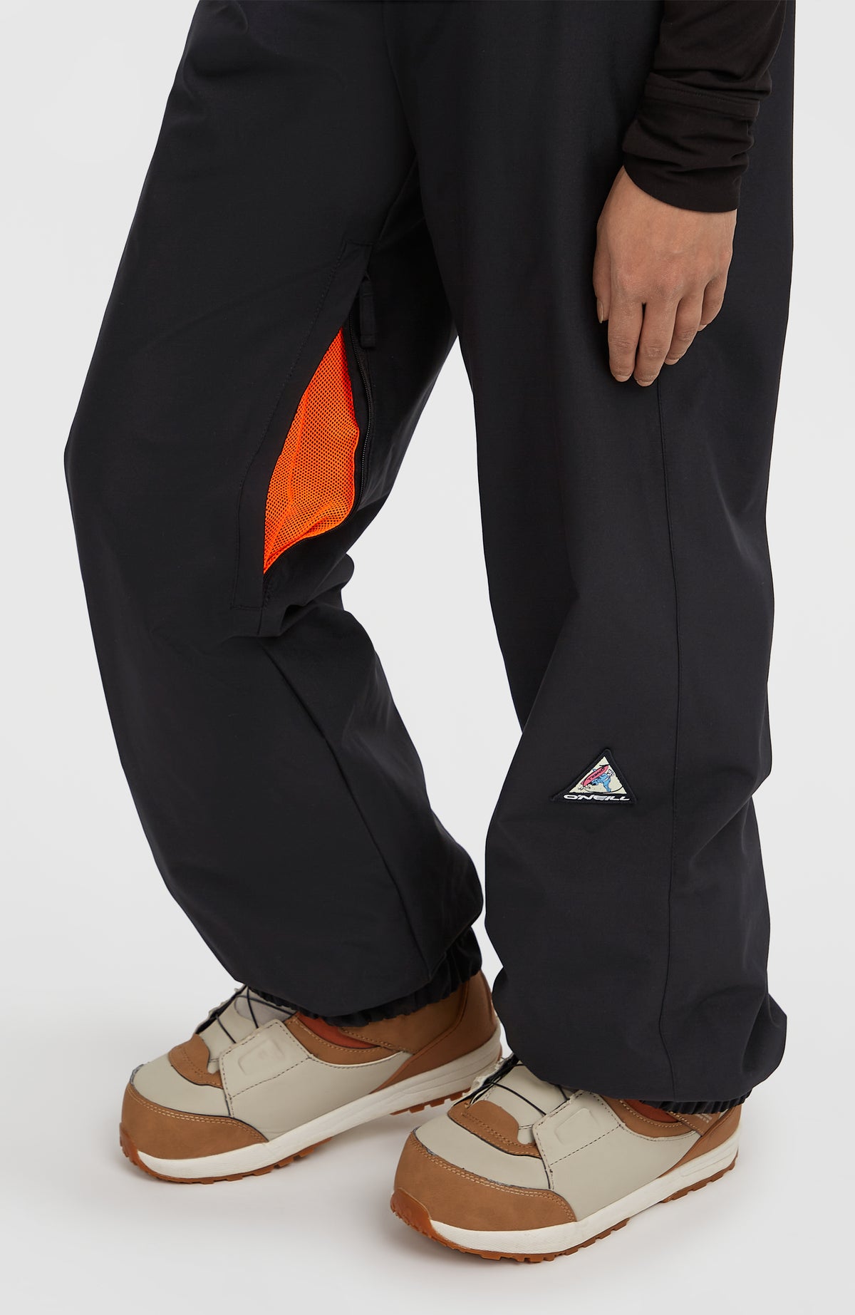 FWC'Play Ski- und Snowboardhose, schwarz, Belüftungsreißverschluss mit orangem Mesh am Bein