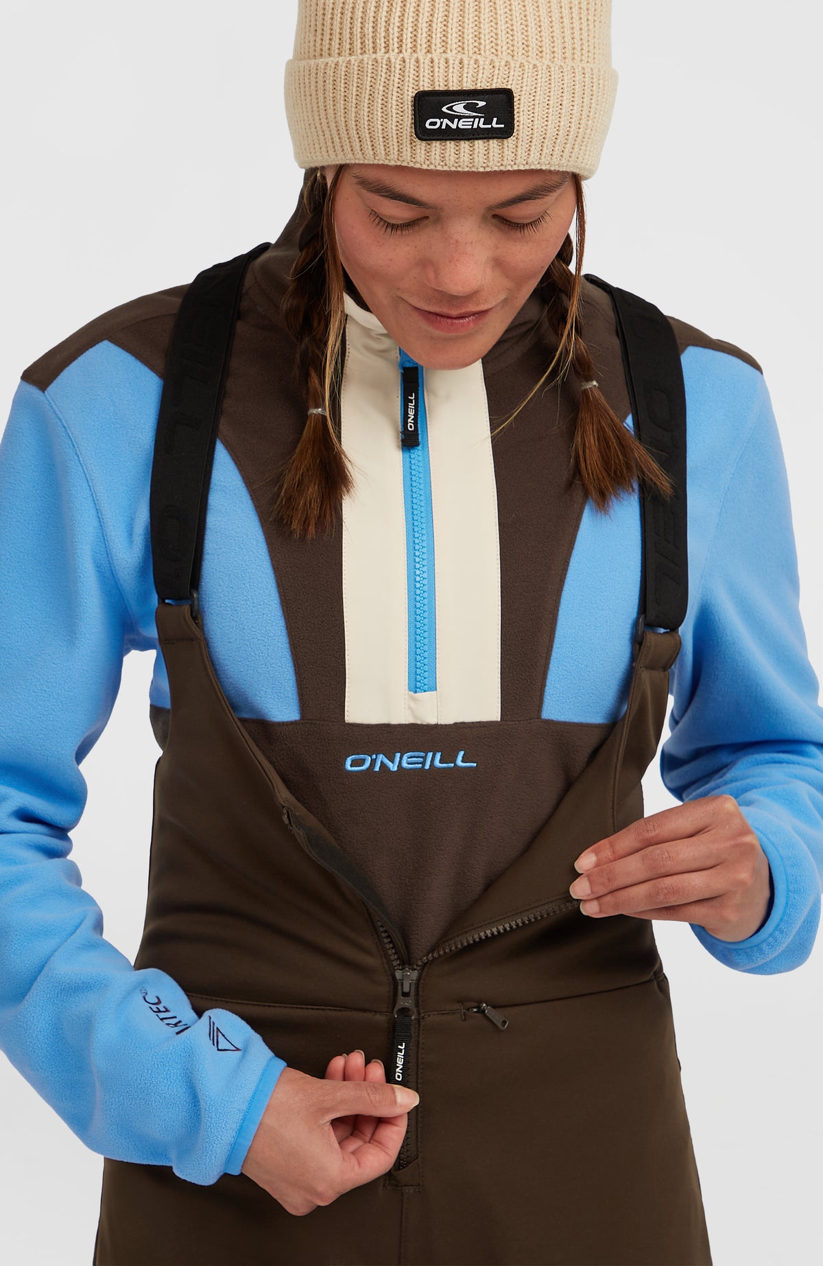 FWC'Cruz Softshell-Skihose mit Trägern, braun, Nahaufnahme mit geöffnetem Front-Reißverschluss