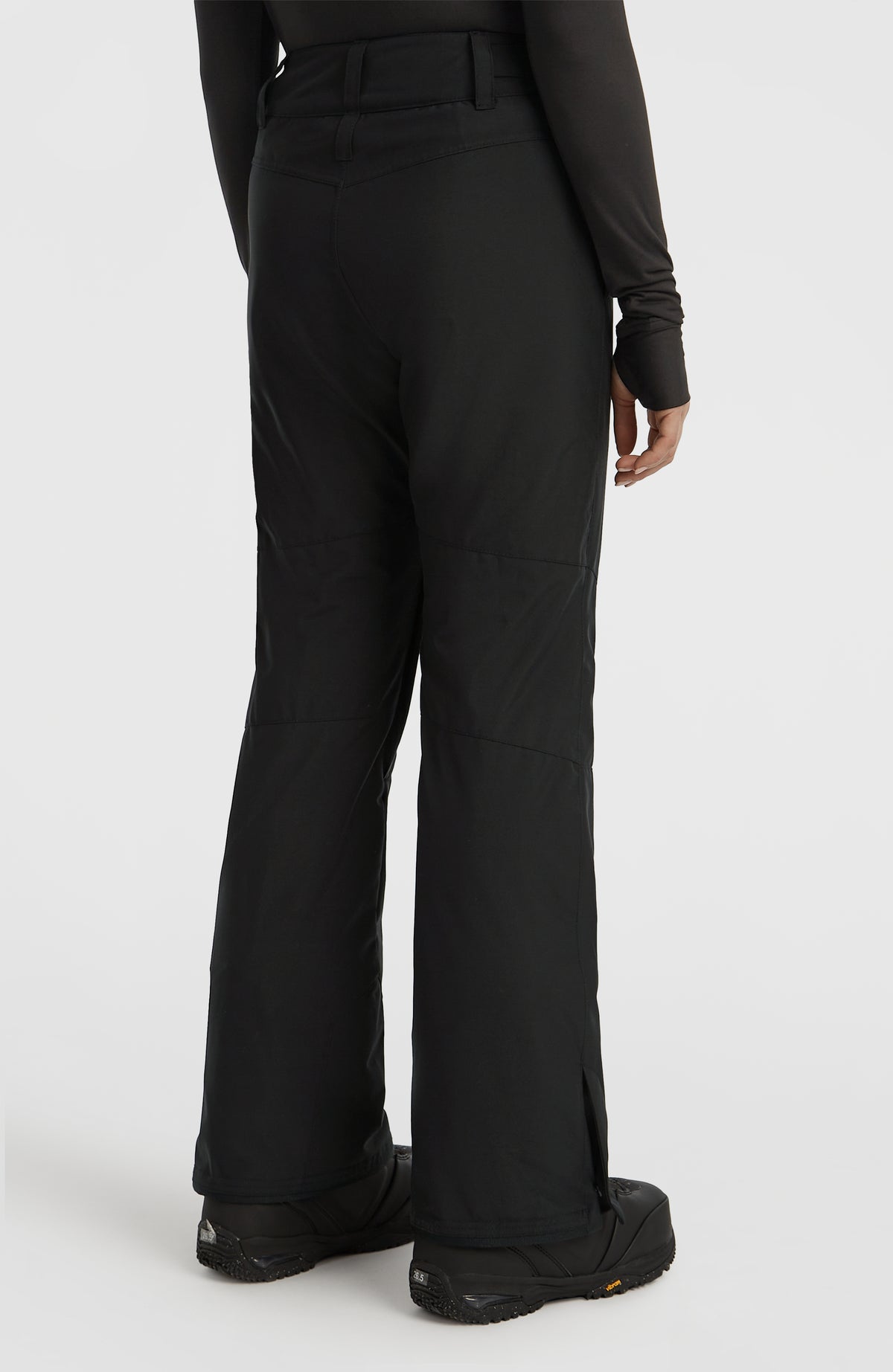 FWC'Cruz Slim Skihose für Damen, schwarz, Dreiviertelansicht von hinten am Model