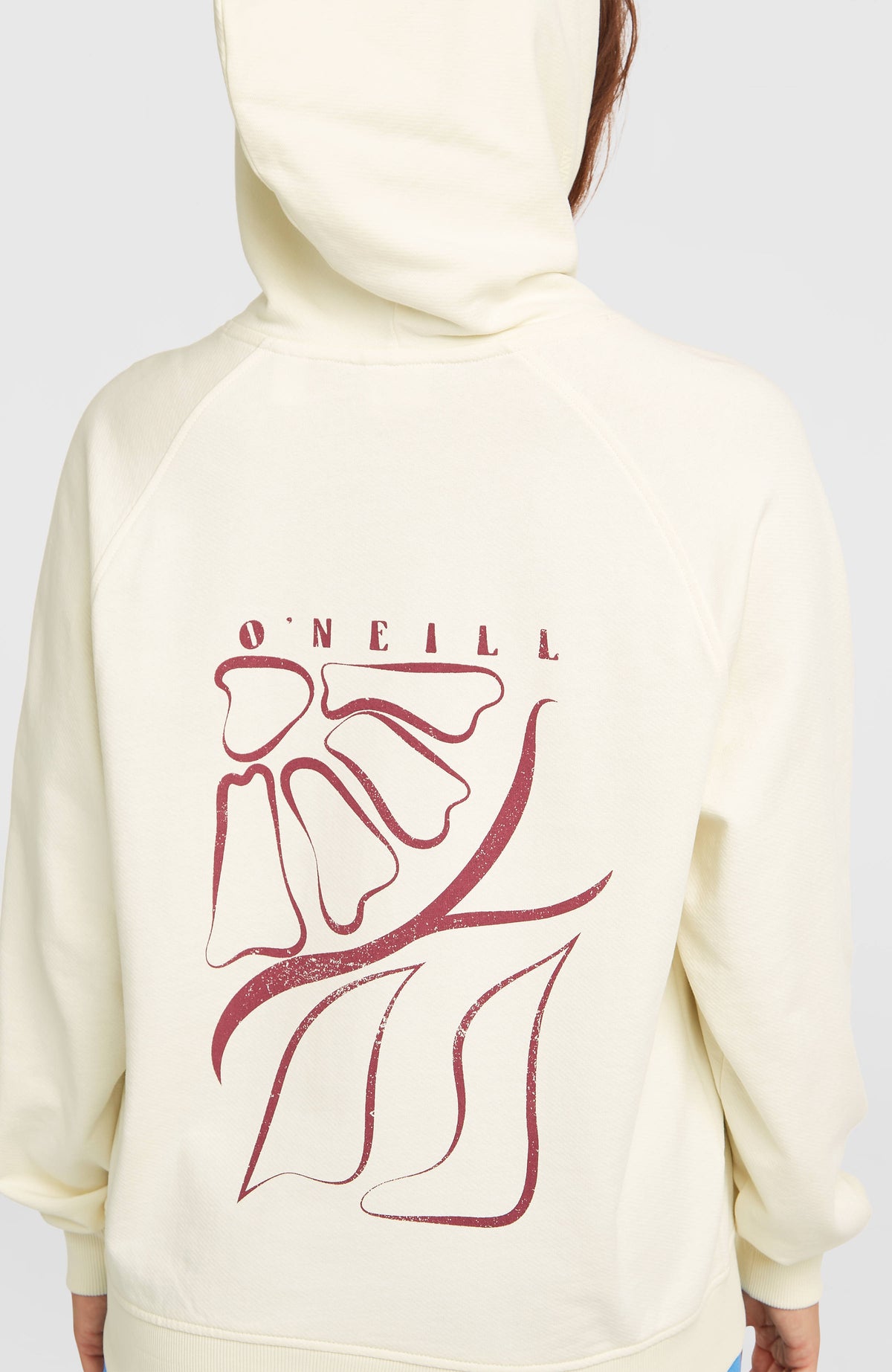Women of the Wave Hoodie für Damen, beige, Nahaufnahme der Rückseite am Model mit großem Grafik-Print