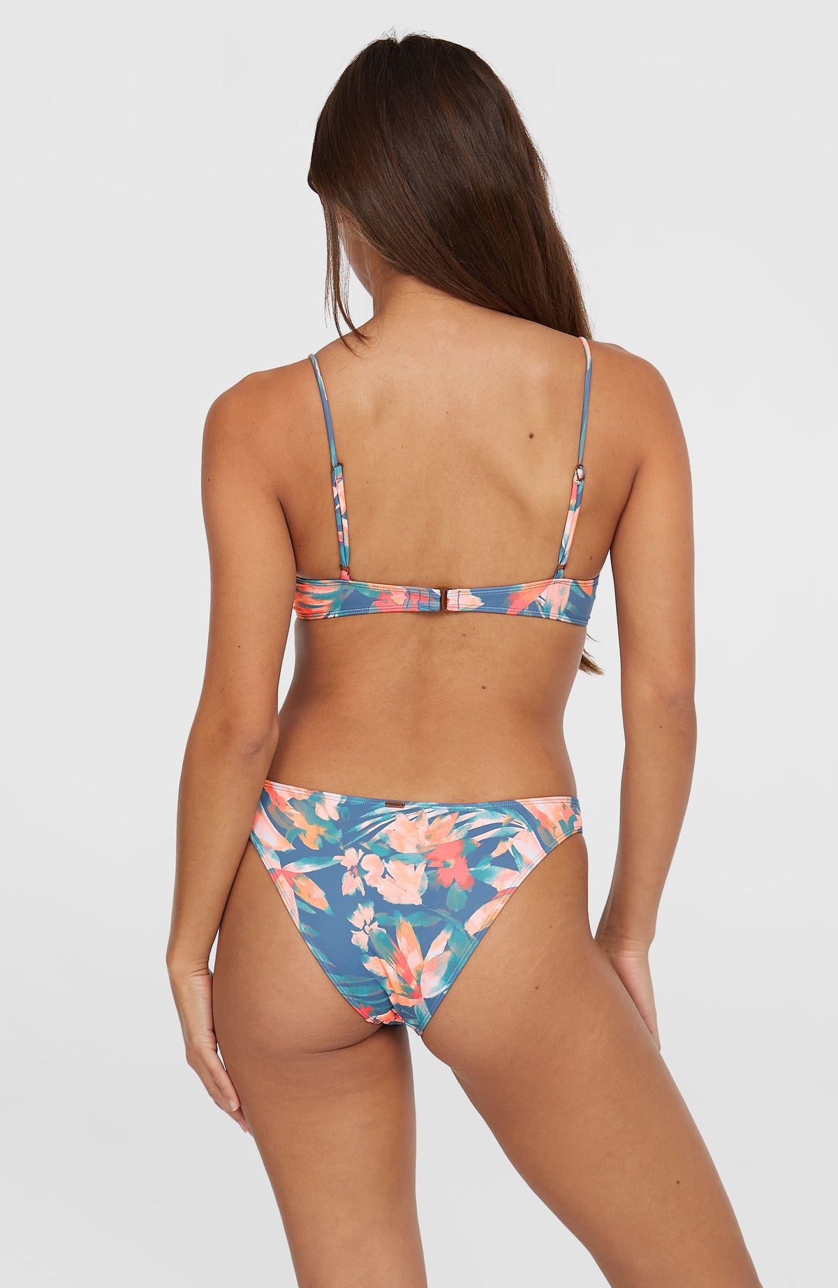 Honopu Rockley Bikini-Set für Damen, blau mit Blumenmuster in Rosa und Orange, getragen in der Rückansicht