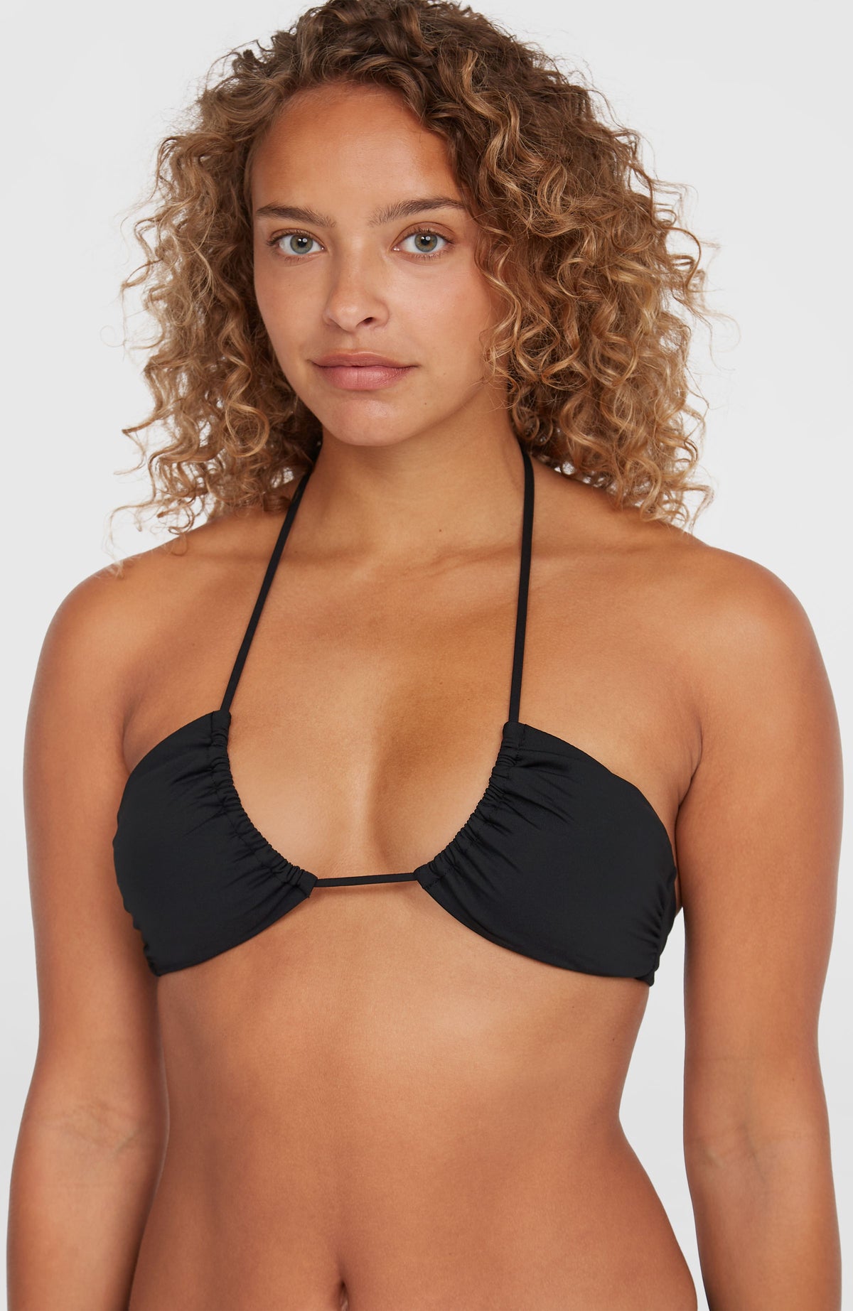 O'Neill Embry Bikini-Oberteil für Damen, schwarz, Vorderansicht, getragen am Model