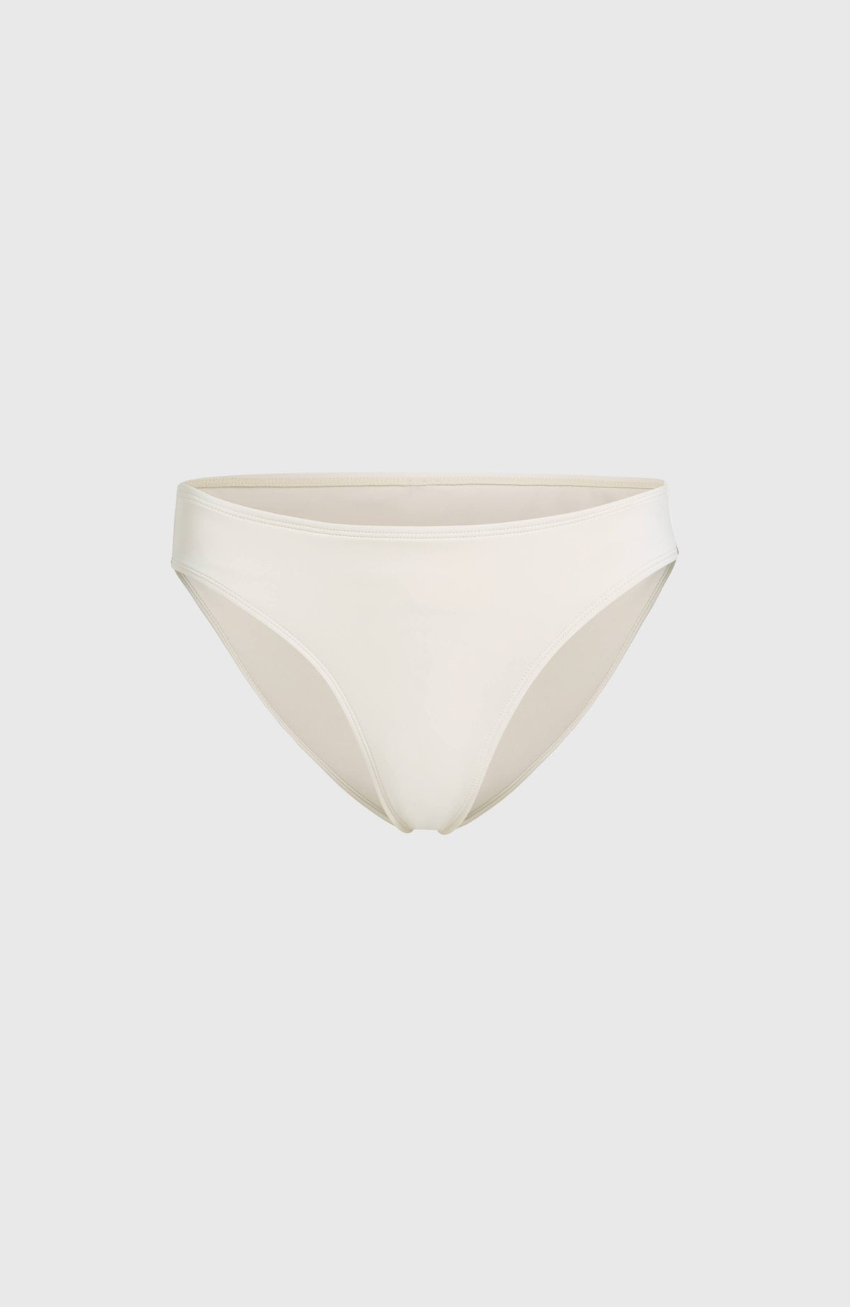 Rita Bikinihose für Damen, weiß, freigestellt von vorne mit feinen Ziernähten am Bund