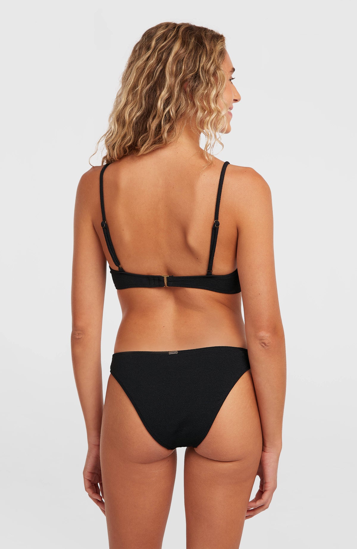Honopu Rockey Bikini-Set für Damen, schwarz, Rückansicht, getragen am Model