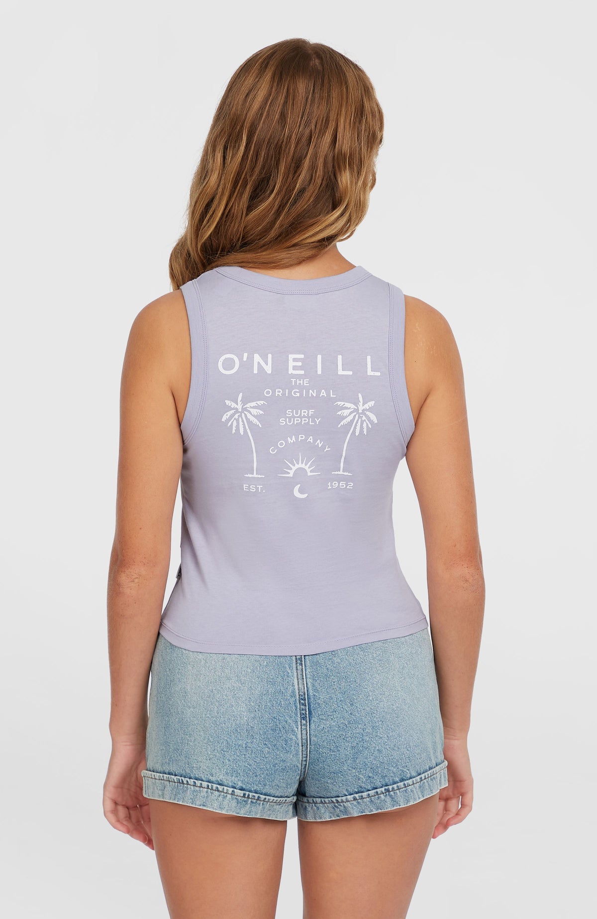 Summer Must Haves Graphic Tanktop für Damen, lila mit Logo-Print in Weiß, am Model von hinten