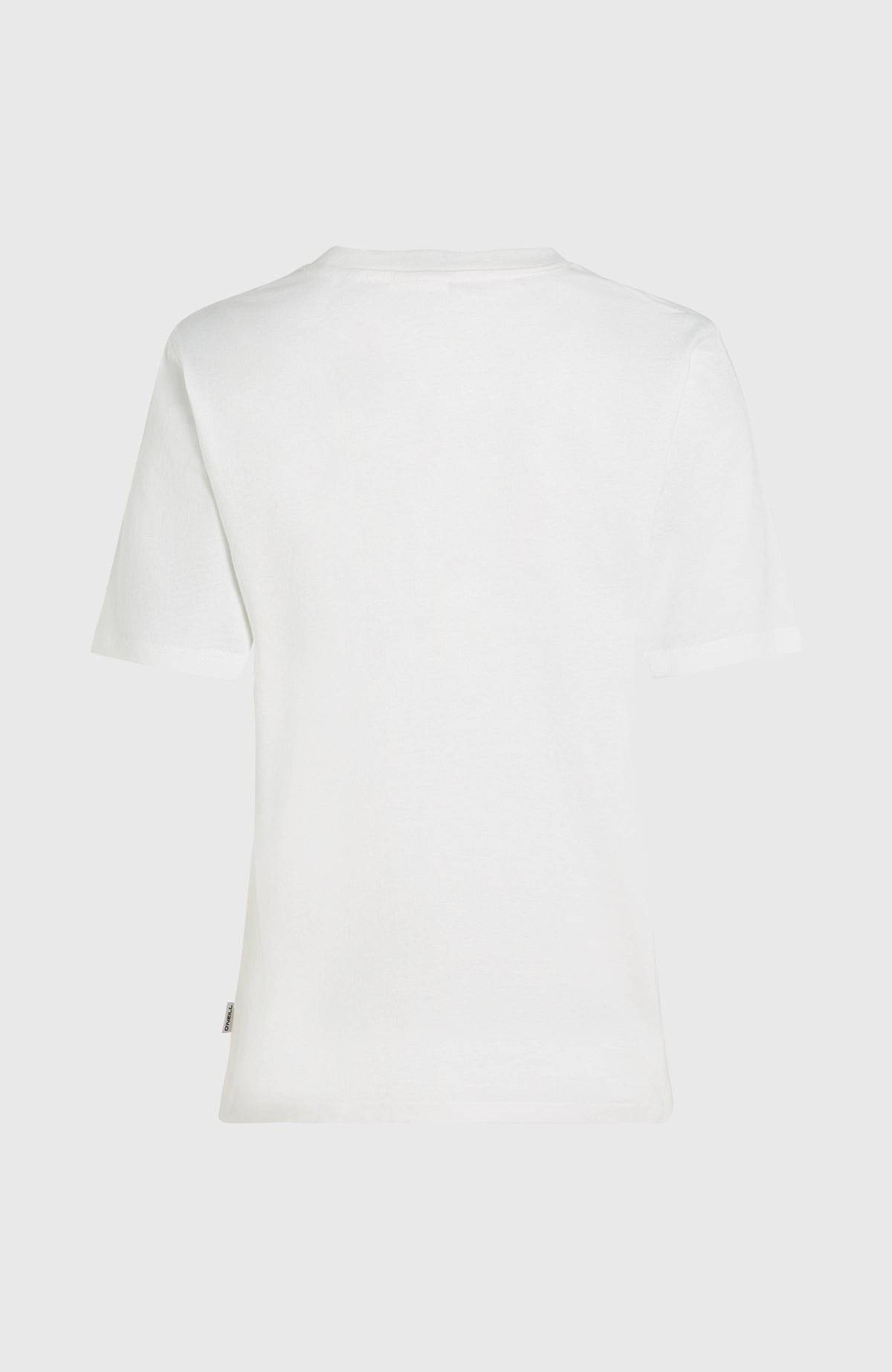 Essentials Script T-Shirt für Damen, weiß mit Logo-Print in Grau, freigestellt von hinten mit Flaglabel am Saum