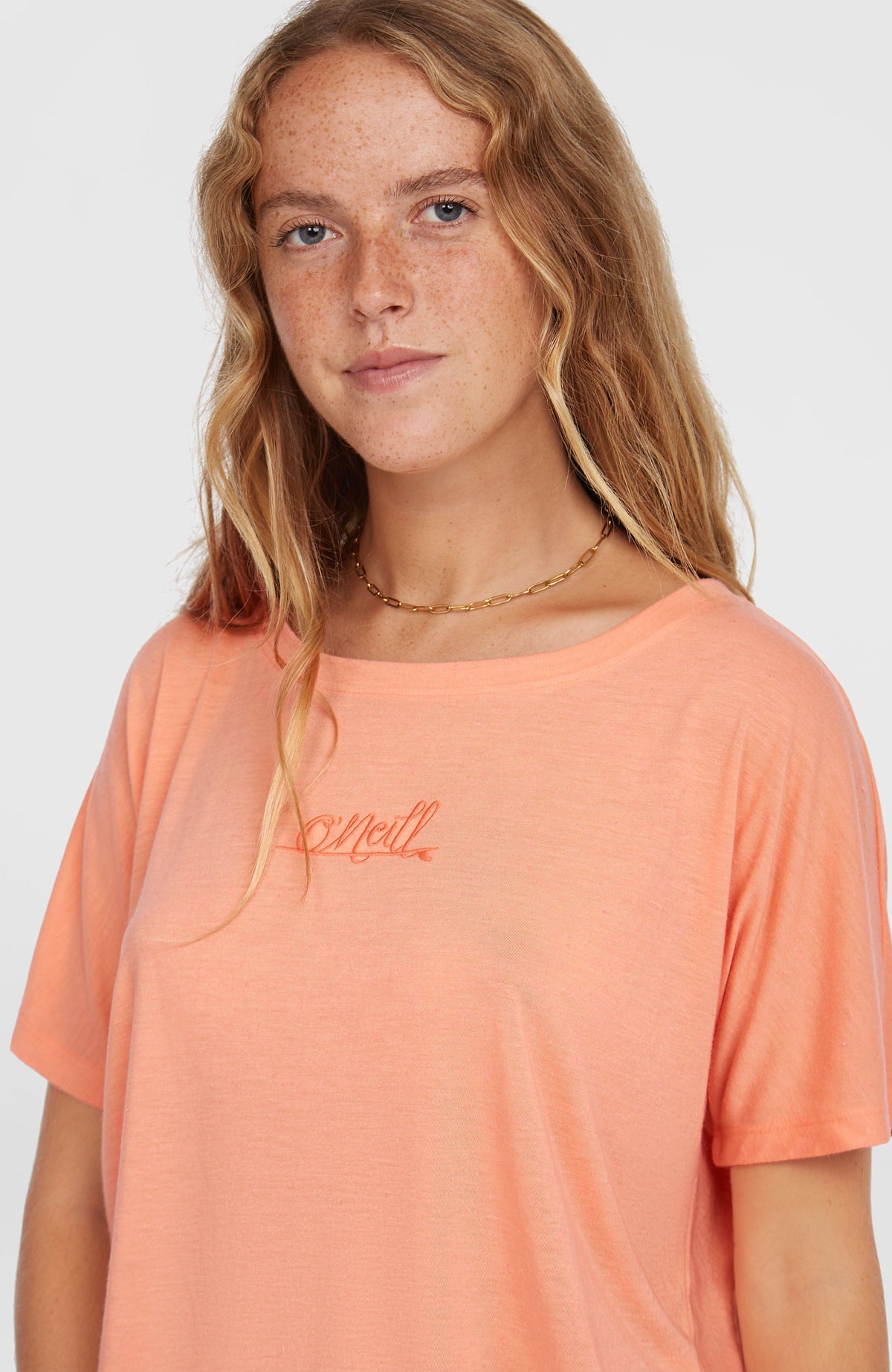 Essentials Script T-Shirt in Drape-Optik | Coral Pink