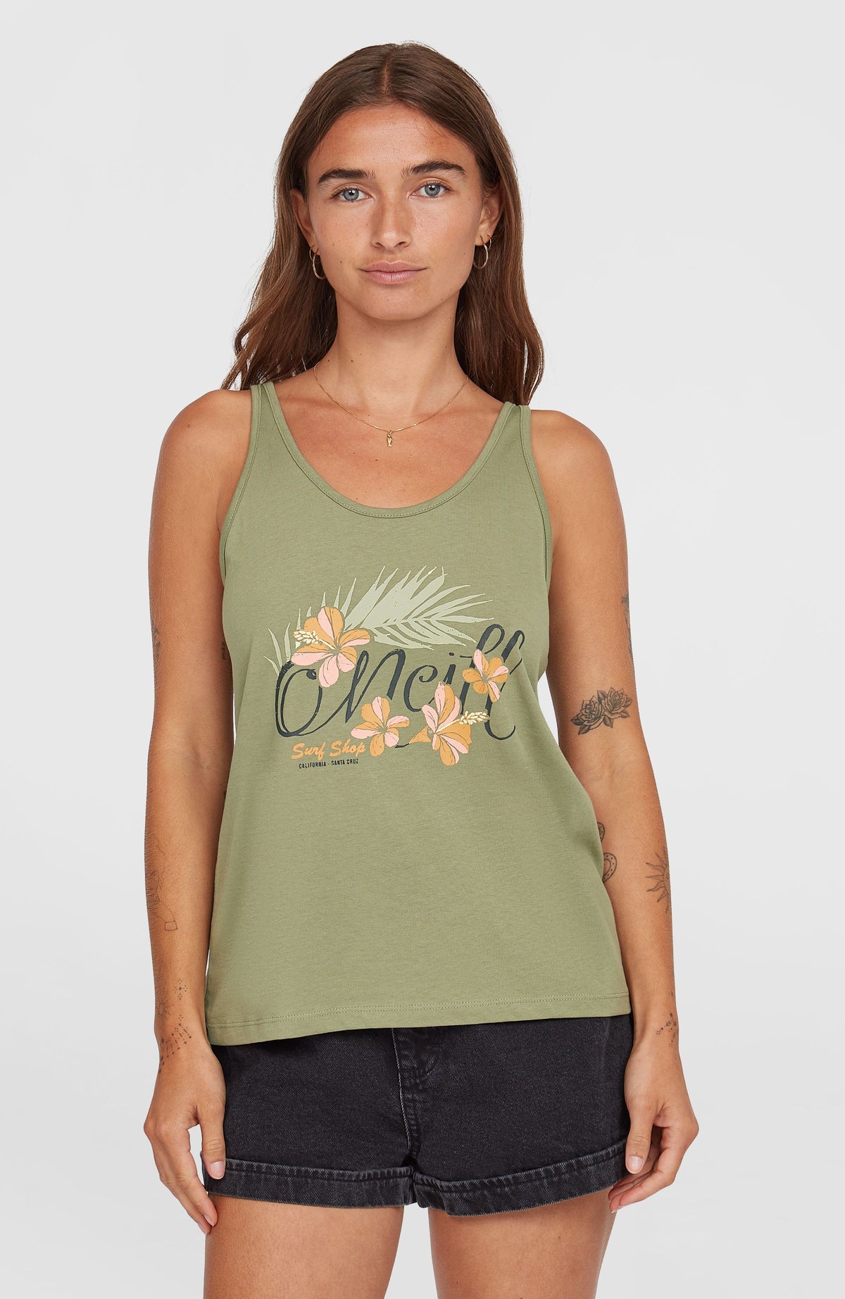 O'Neill Luana Graphic Tanktop für Damen, grün mit Logo-Print in Orange und Schwarz, Vorderansicht am Model