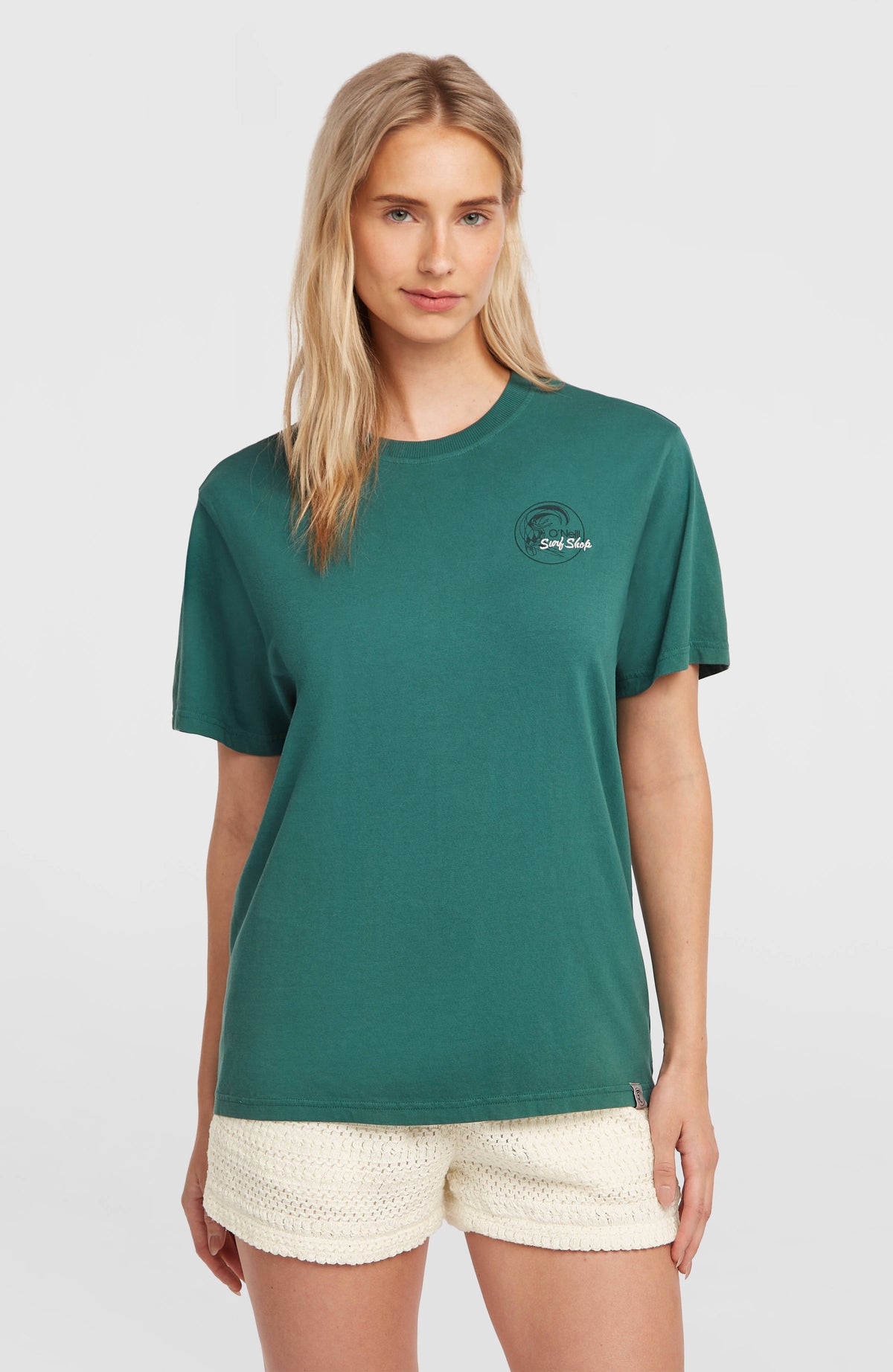 O'Neill O'Riginals Vintage Graphic T-Shirt für Damen, grün mit Grafik-Print in Schwarz und Weiß, Vorderansicht am Model