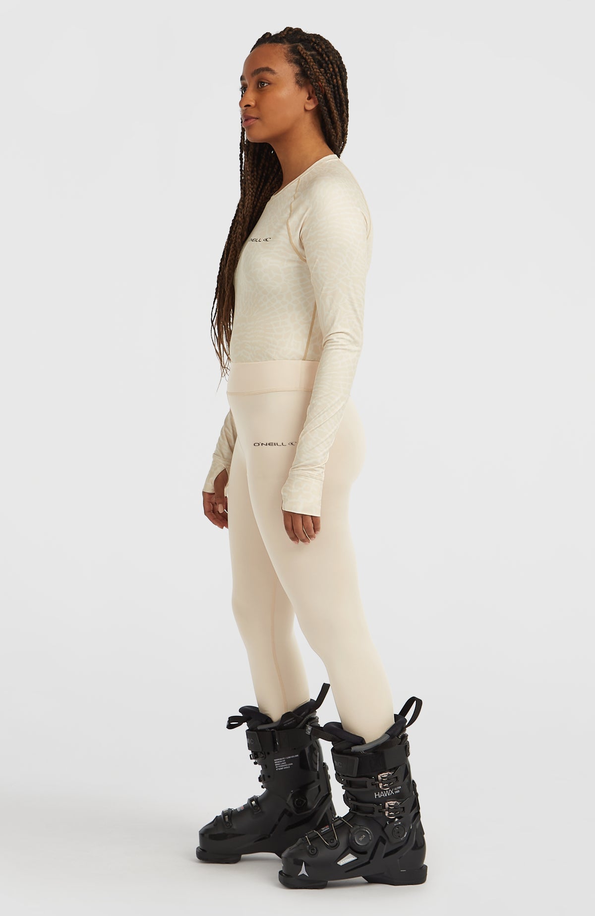 Thermounterhose für Damen, beige, Seitenansicht, getragen am Model