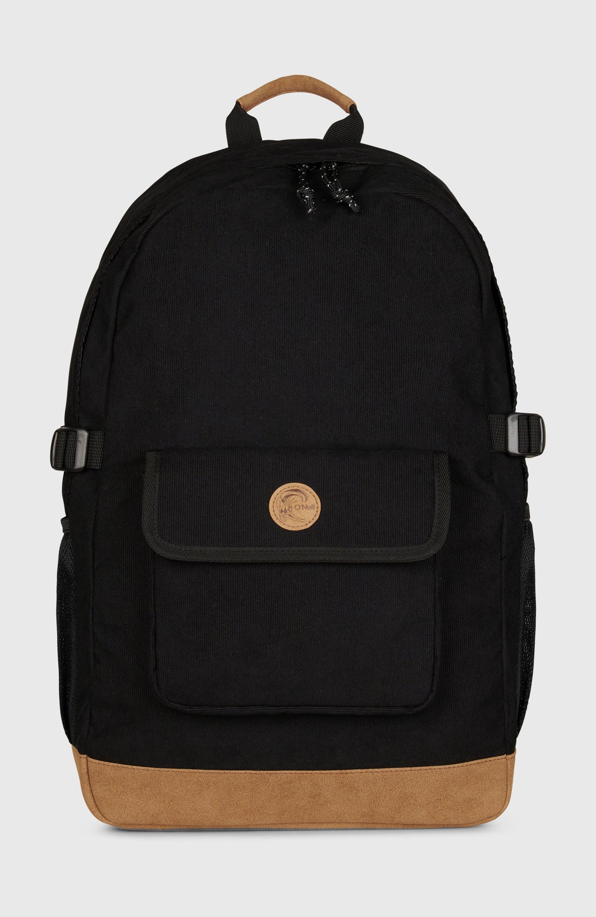 O'Neill O'Riginals Rucksack, schwarz, freigestellt von vorne mit aufgesetzter Vordertasche und Logo-Patch