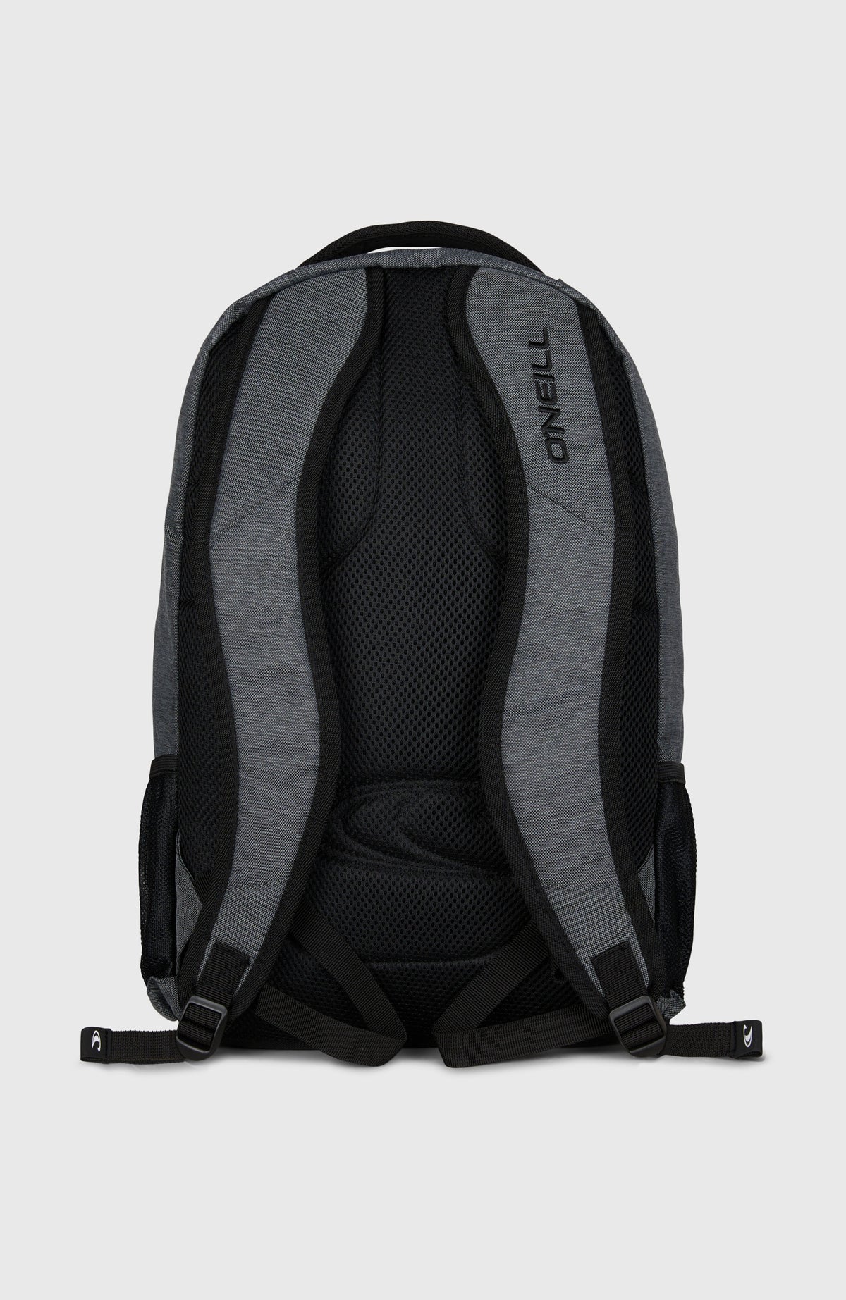 Kleiner Boarder Rucksack für Herren, grau, freigestellt von hinten mit verstellbaren Schultergurten und Polsterung