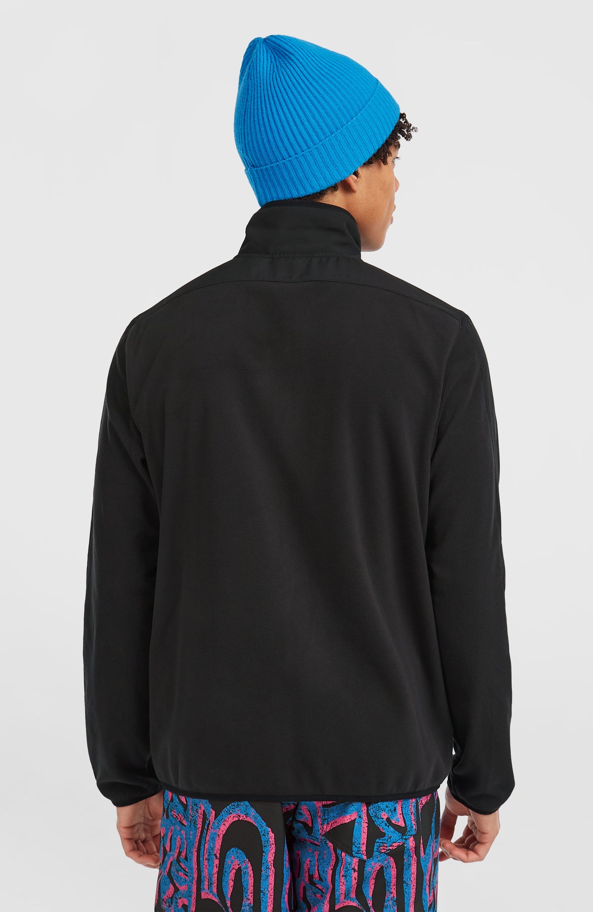 FWC'Play Polartec® Fleecejacke für Herren, schwarz, getragen am Model in der Rückansicht