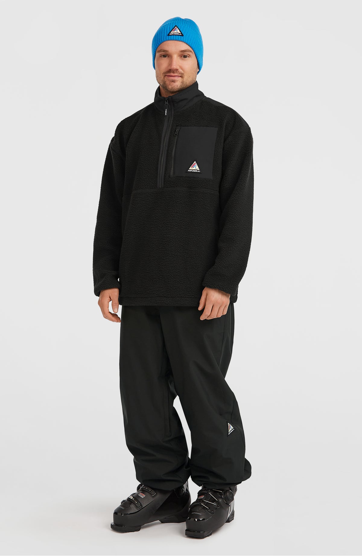 FWC'Play Hyperfleece Pullover für Herren, schwarz, Ganzkörperansicht am Model