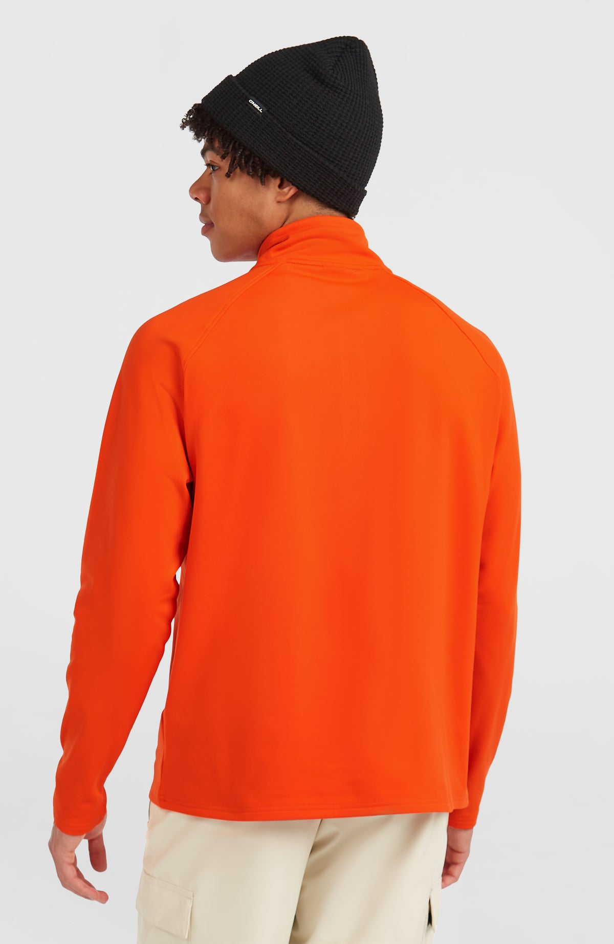 FWC'Cruz Fleecepullover für Herren, rot, Rückansicht getragen am Model mit hohem Kragenabschluss