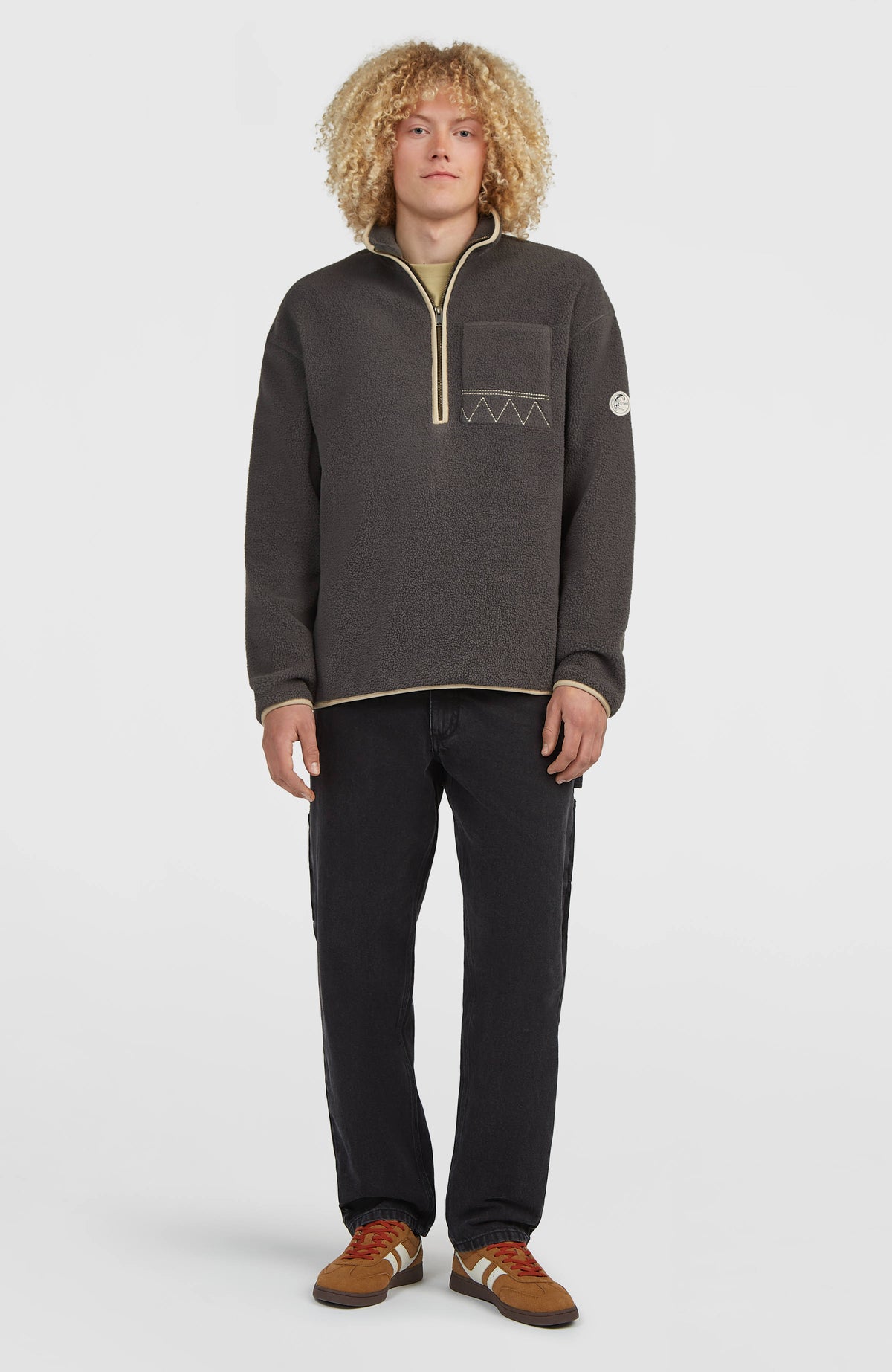 O'Riginals Fleecepullover für Herren, grau, Frontalansicht in voller Länge am Model