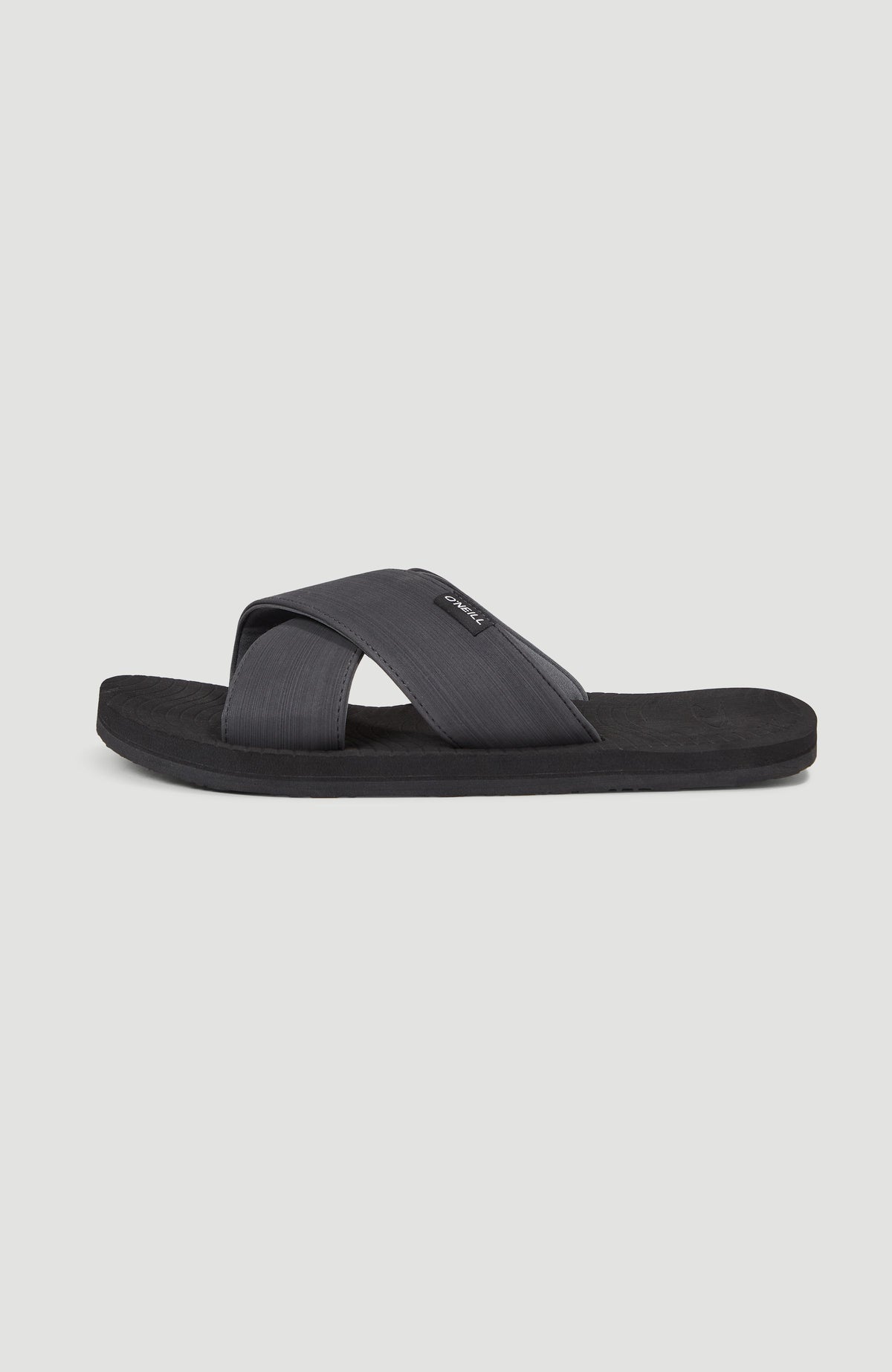 Koosh Crossover BLOOM™ Slides für Herren, schwarz, freigestellt von der Seite mit flacher Sohle