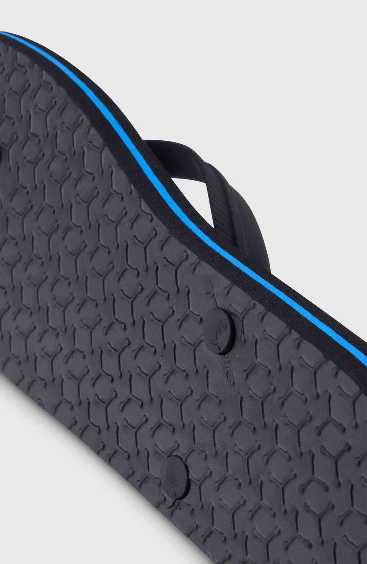 Profile Retro Sandalen für Herren, schwarz, Nahaufnahme der strukturierten Laufsohle