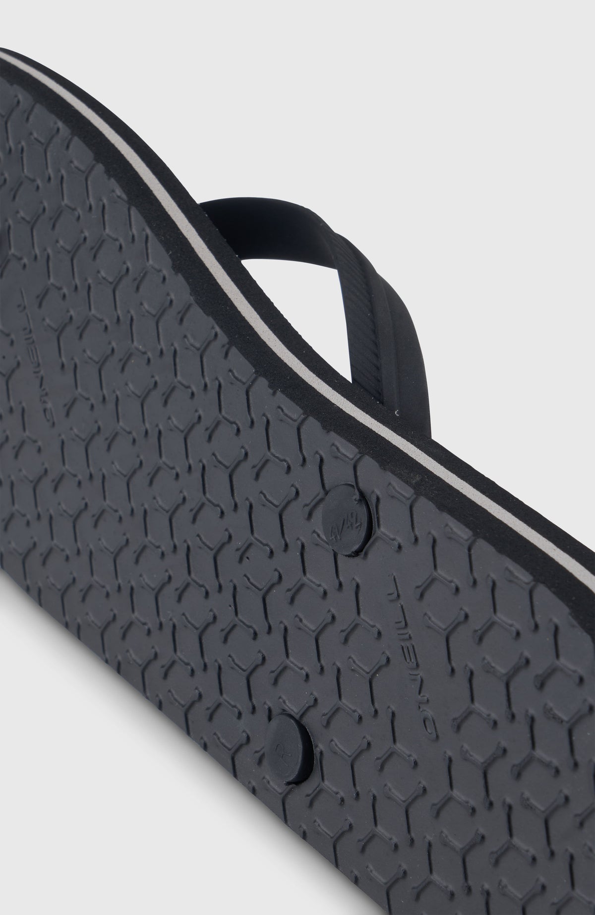 Profile Logo Sandalen für Herren, schwarz, Nahaufnahme der profilierten Laufsohle an der Unterseite
