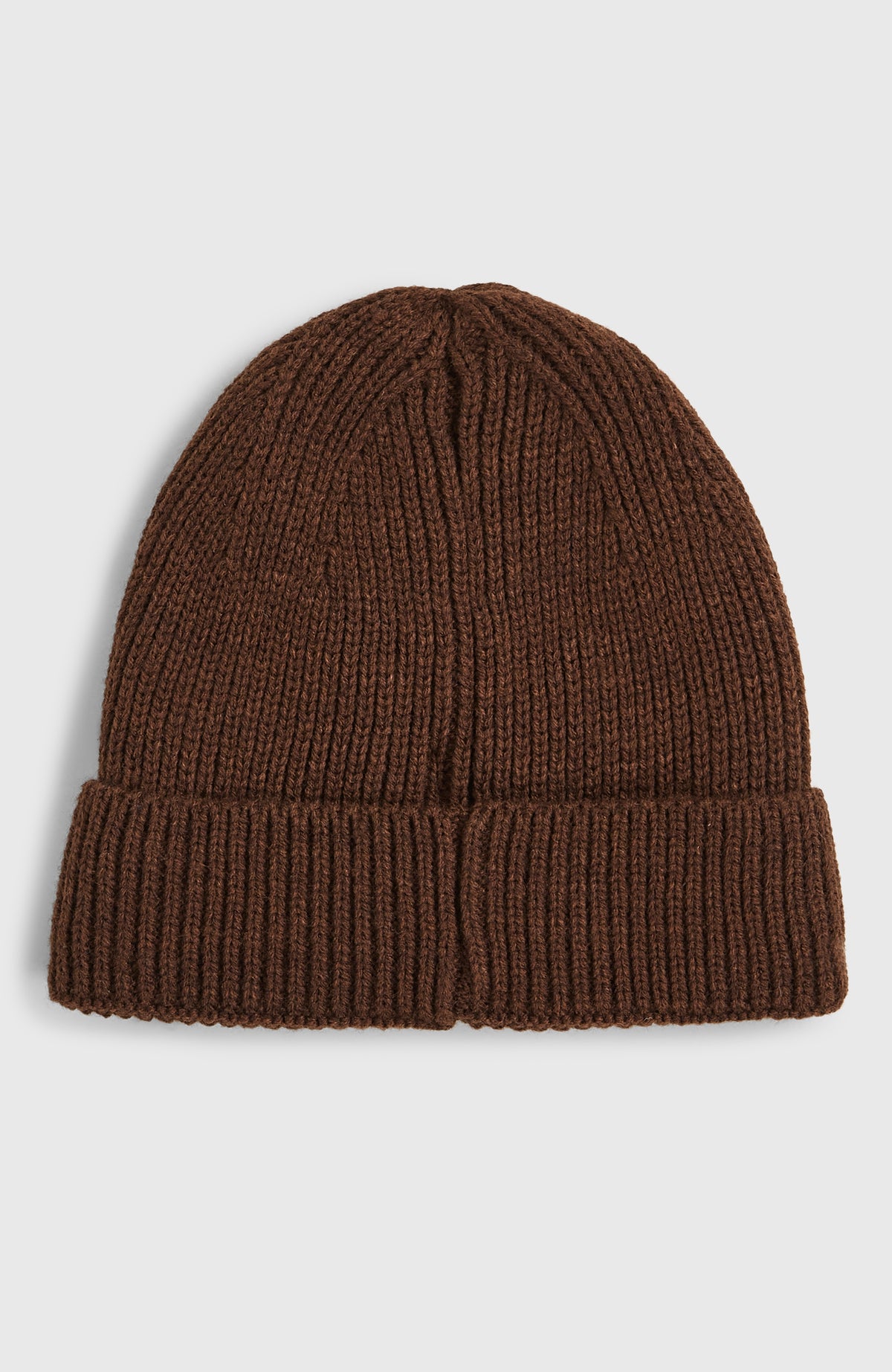 Bouncer Beanie für Herren, braun, freigestellt von hinten mit Naht am Umschlag