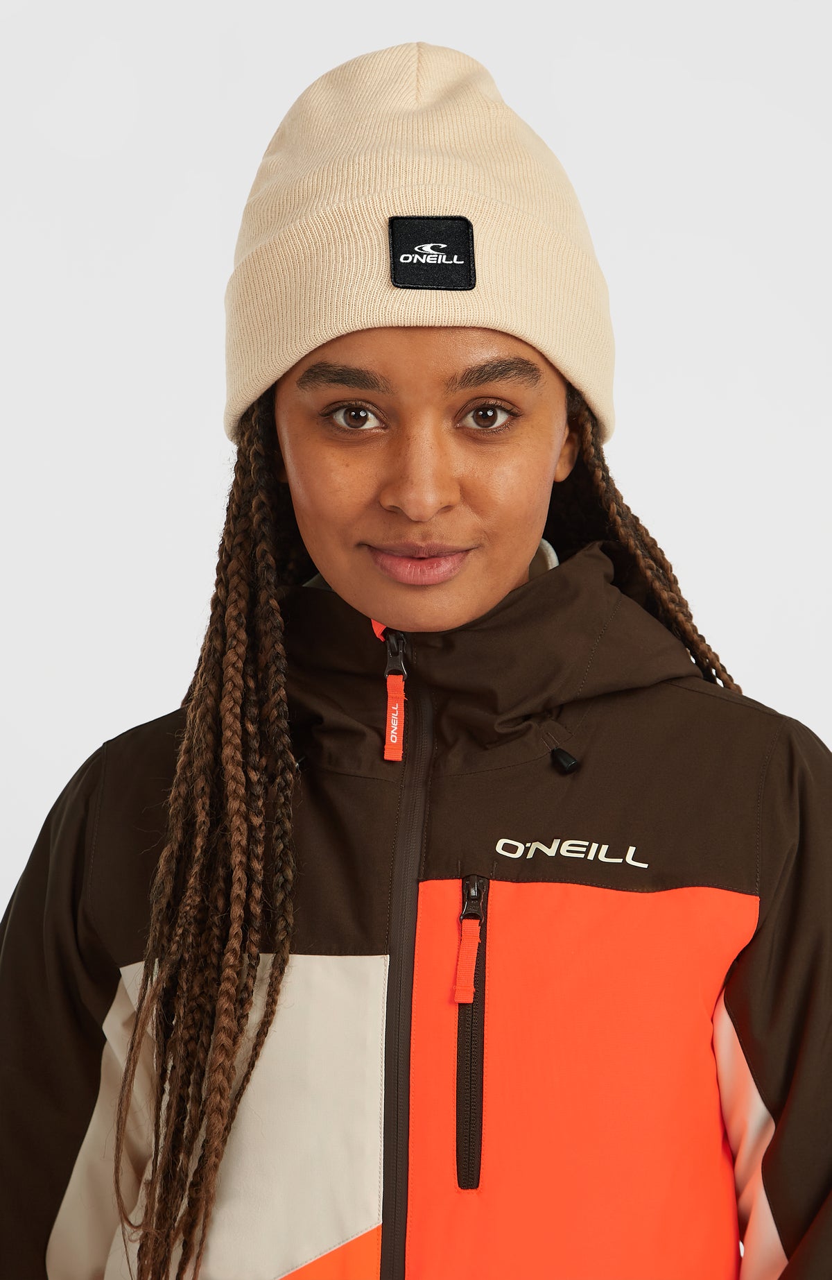 Snow Beanie für Herren, beige, getragen am Model, Frontalansicht