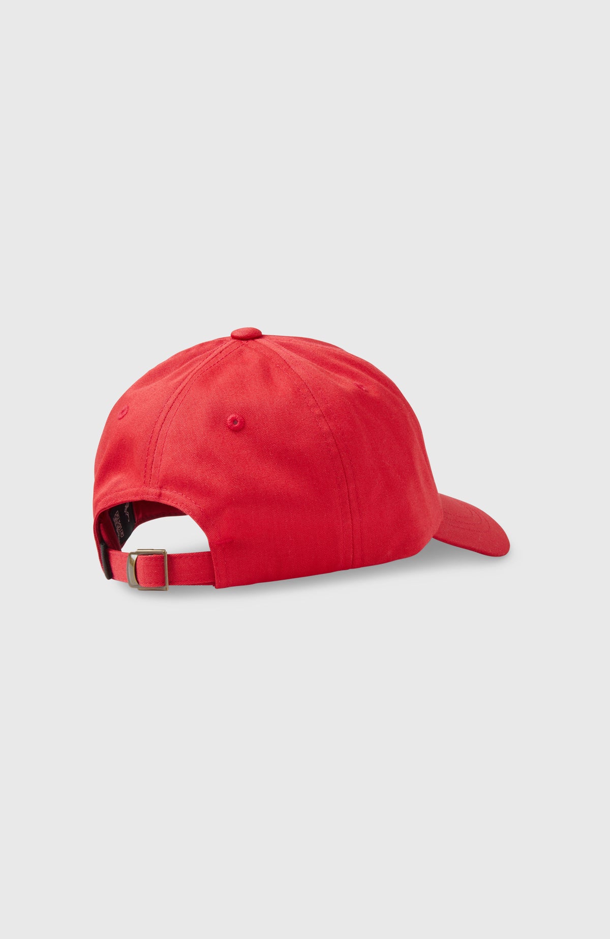 O'Riginals Badge Cap für Herren, rot, freigestellt von schräg hinten mit verstellbarem Riemen