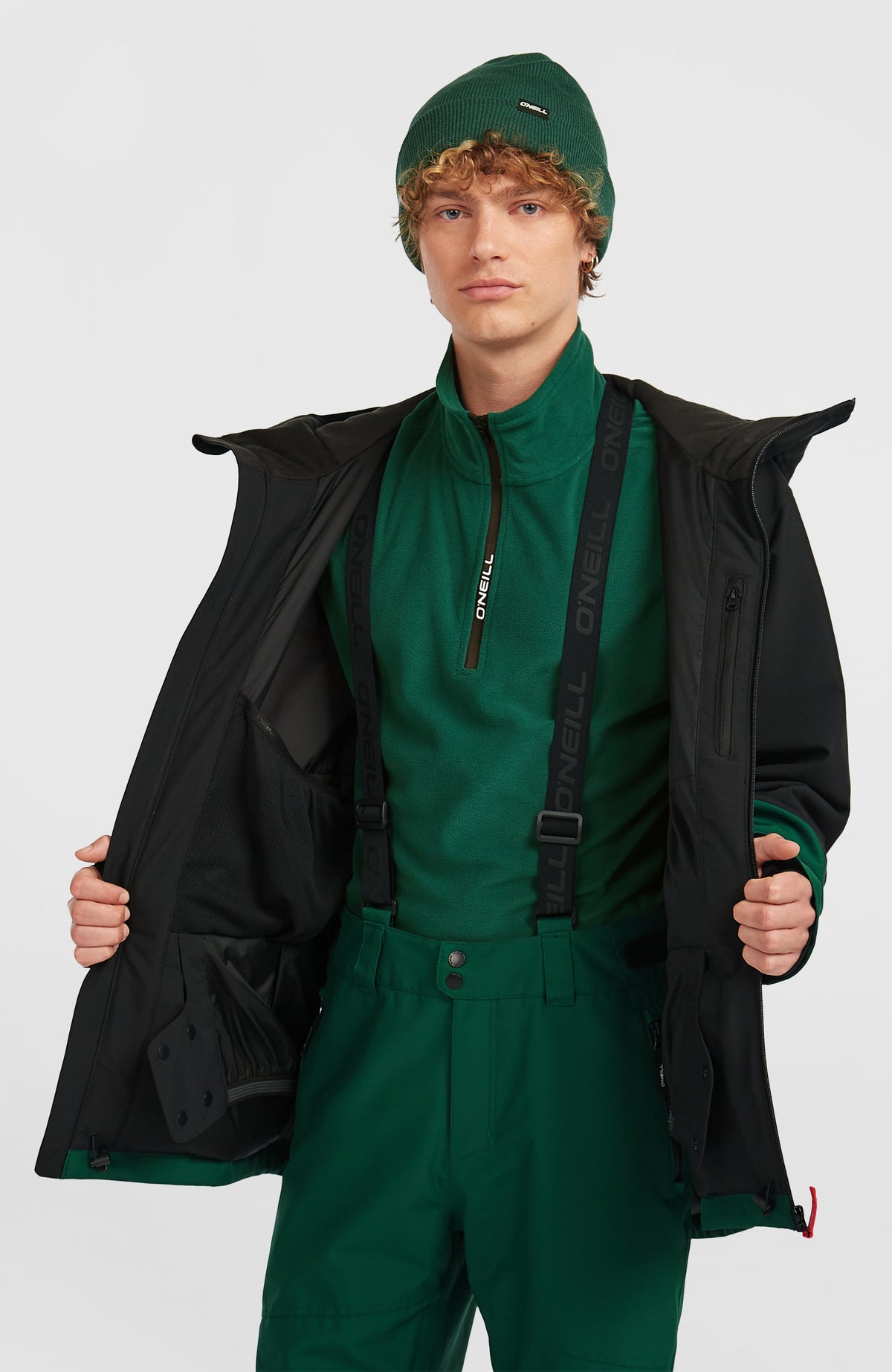 FWC'Cruz Triple Skijacke für Herren, schwarz, geöffnete Vorderansicht am Model
