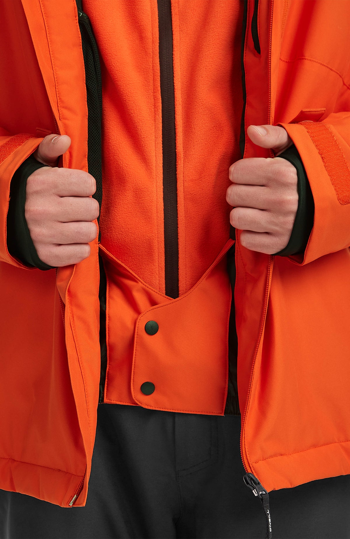 FWC'Cruz Skijacke für Herren, rot, Nahaufnahme des geschlossenen Schneefangs
