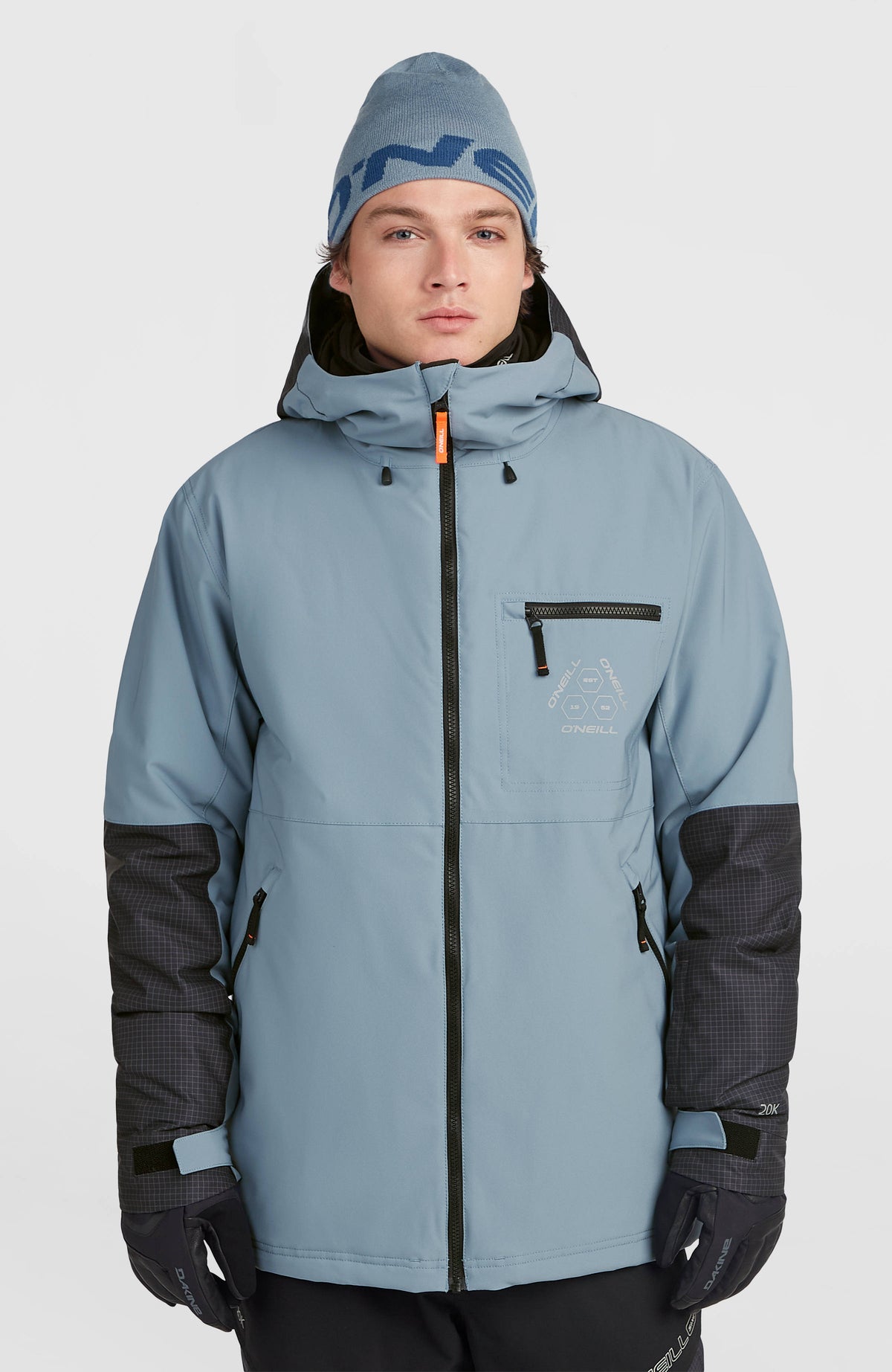 O'Neill FWC'Peak Skijacke für Herren, blau, Vorderansicht am Model mit Stehkragen und Reißverschlusstaschen