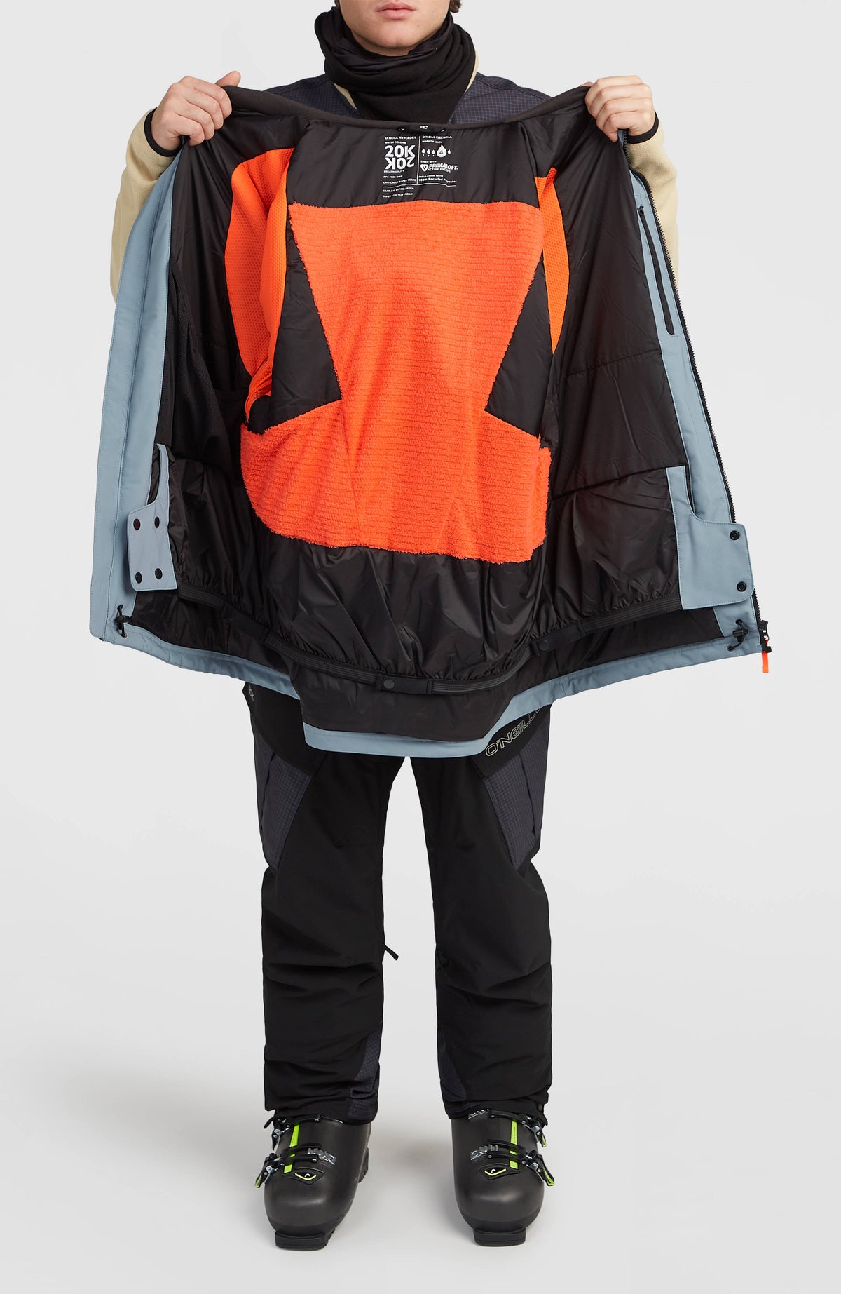 FWC'Peak Skijacke für Herren, blau, getragen am Model, geöffneter Reißverschluss mit Blick auf das Innenfutter