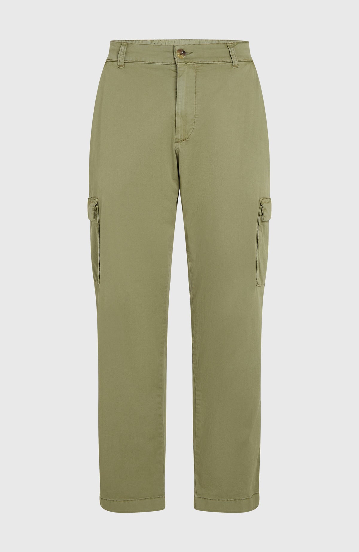 Grüne Essentials Cargohose für Herren, freigestellt von vorne, mit Hosenbund, Eingrifftaschen und Beintaschen