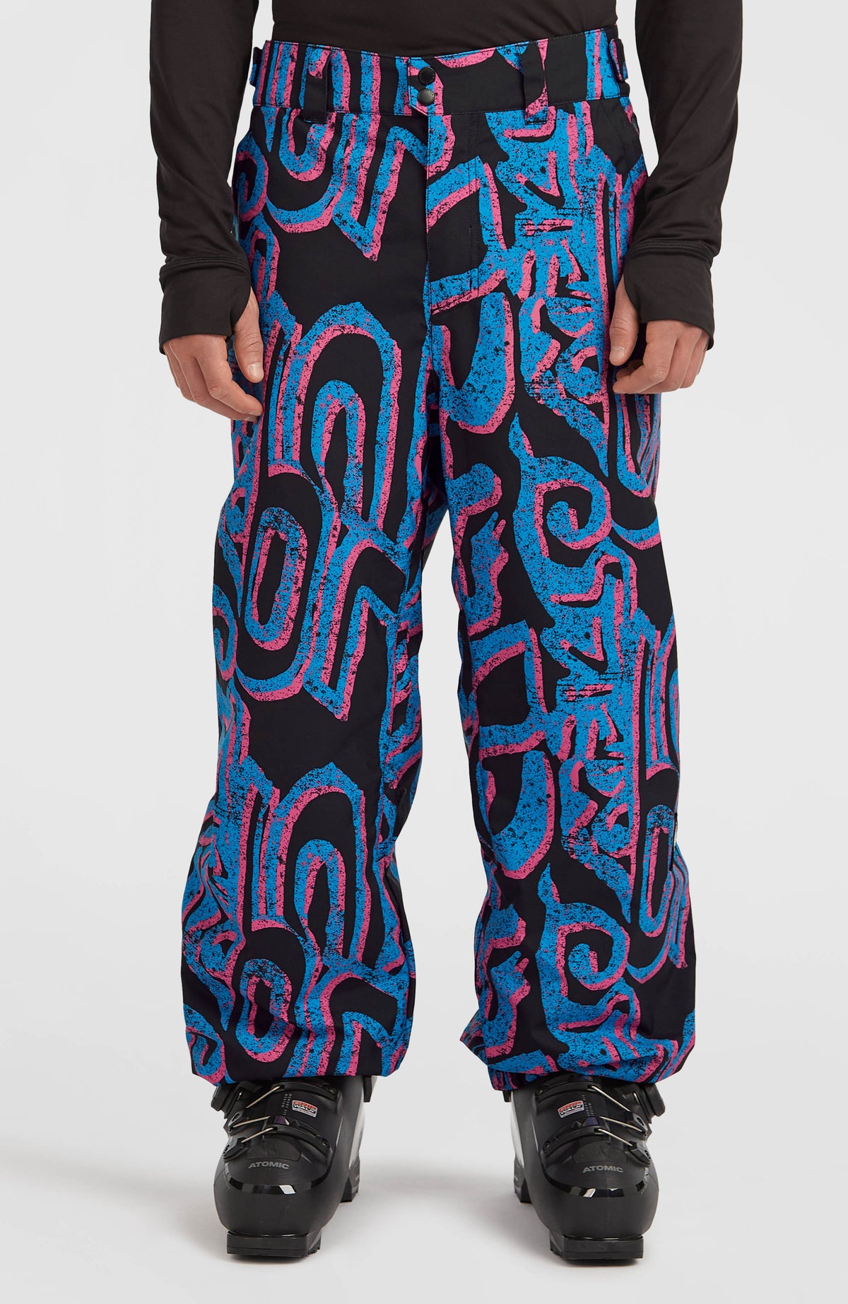 O'Neill FWC'Play Ski- und Snowboardhose für Herren, pink mit Grafikmuster in Blau und Schwarz, Vorderansicht am Model